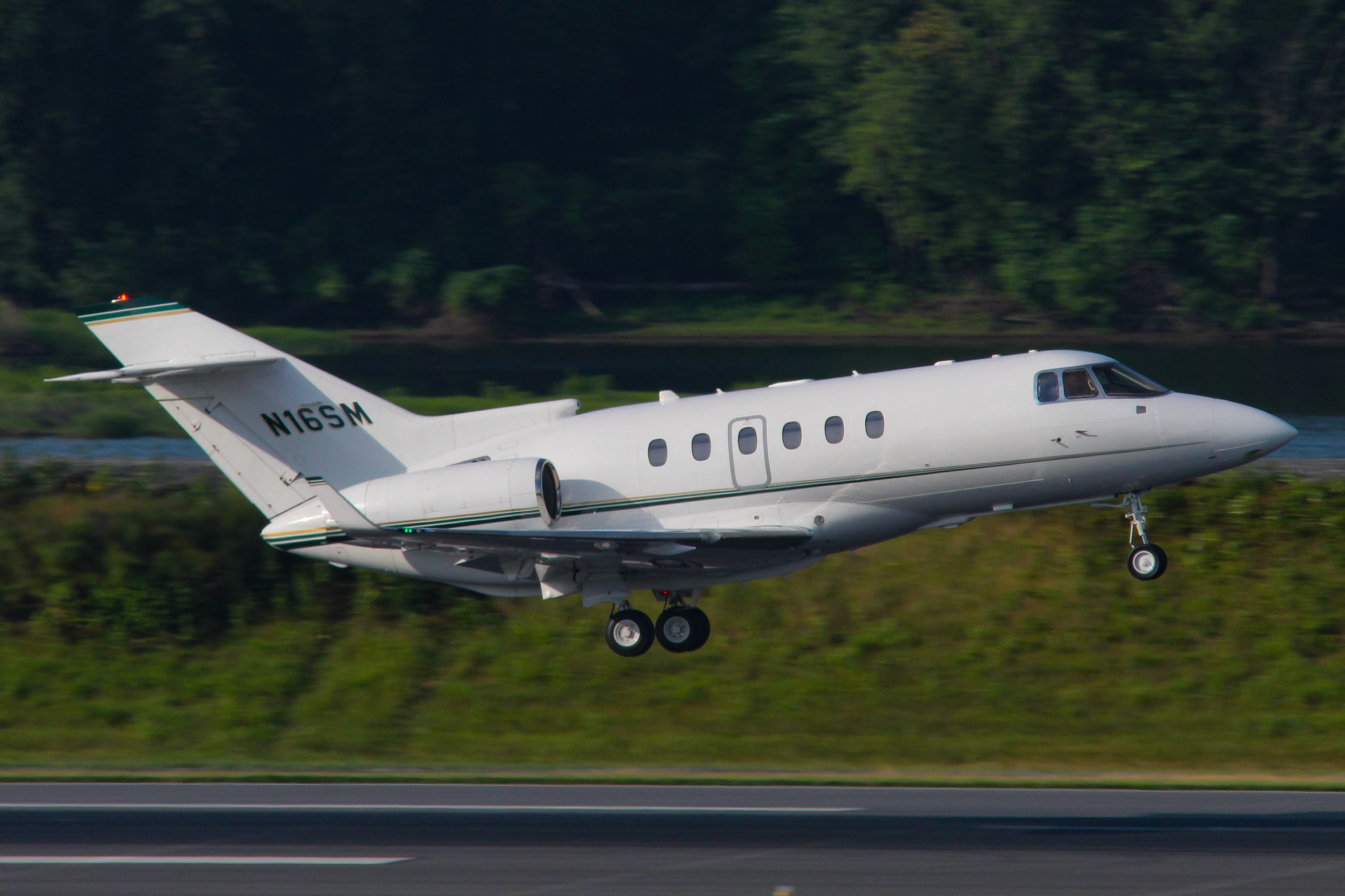 Full size: PRIVATE Hawker 900XP N16SM at Harrisburg International Airport