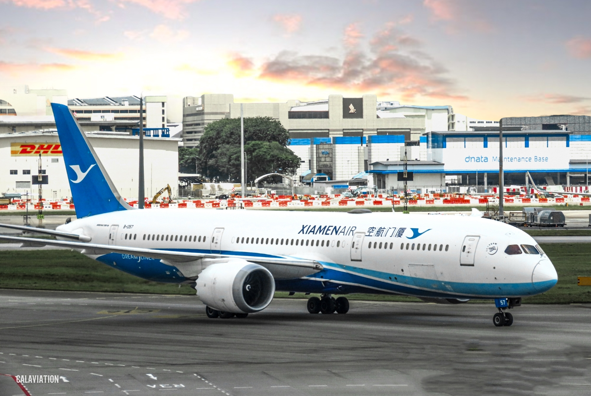 Full size: Xiamen Air Boeing 787-9 B-1357 at Singapore-Changi Airport