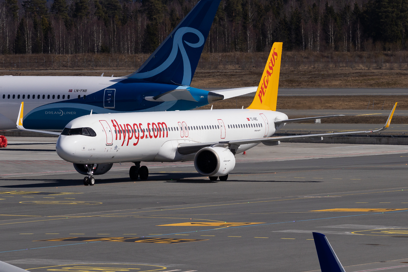 Full size: Pegasus Air Airbus A321NEO TC-RBC at Oslo Gardermoen Airport