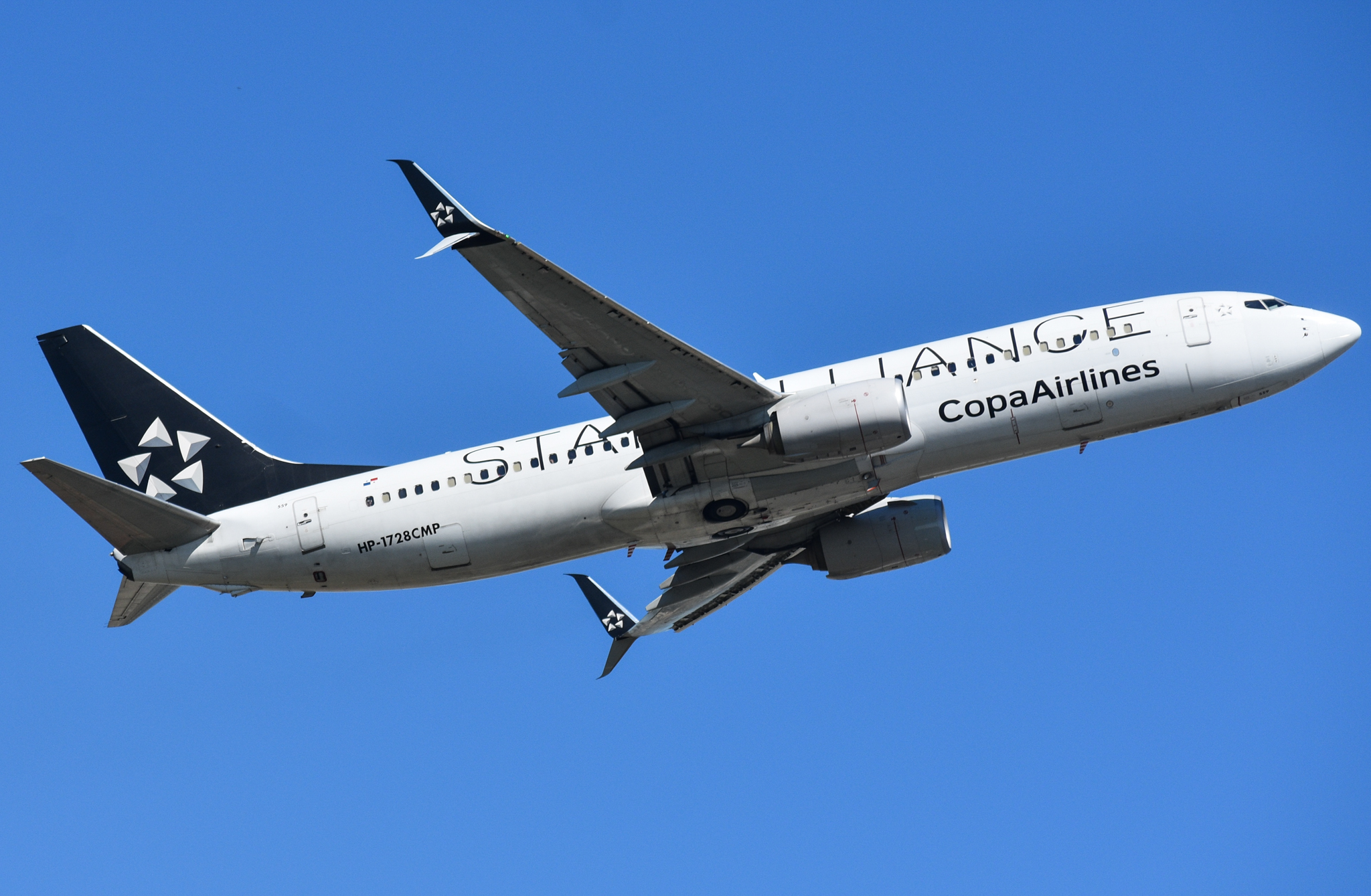 Full size: Copa Airlines Boeing 737-800 HP-1728CMP at Lester B Pearson International Airport