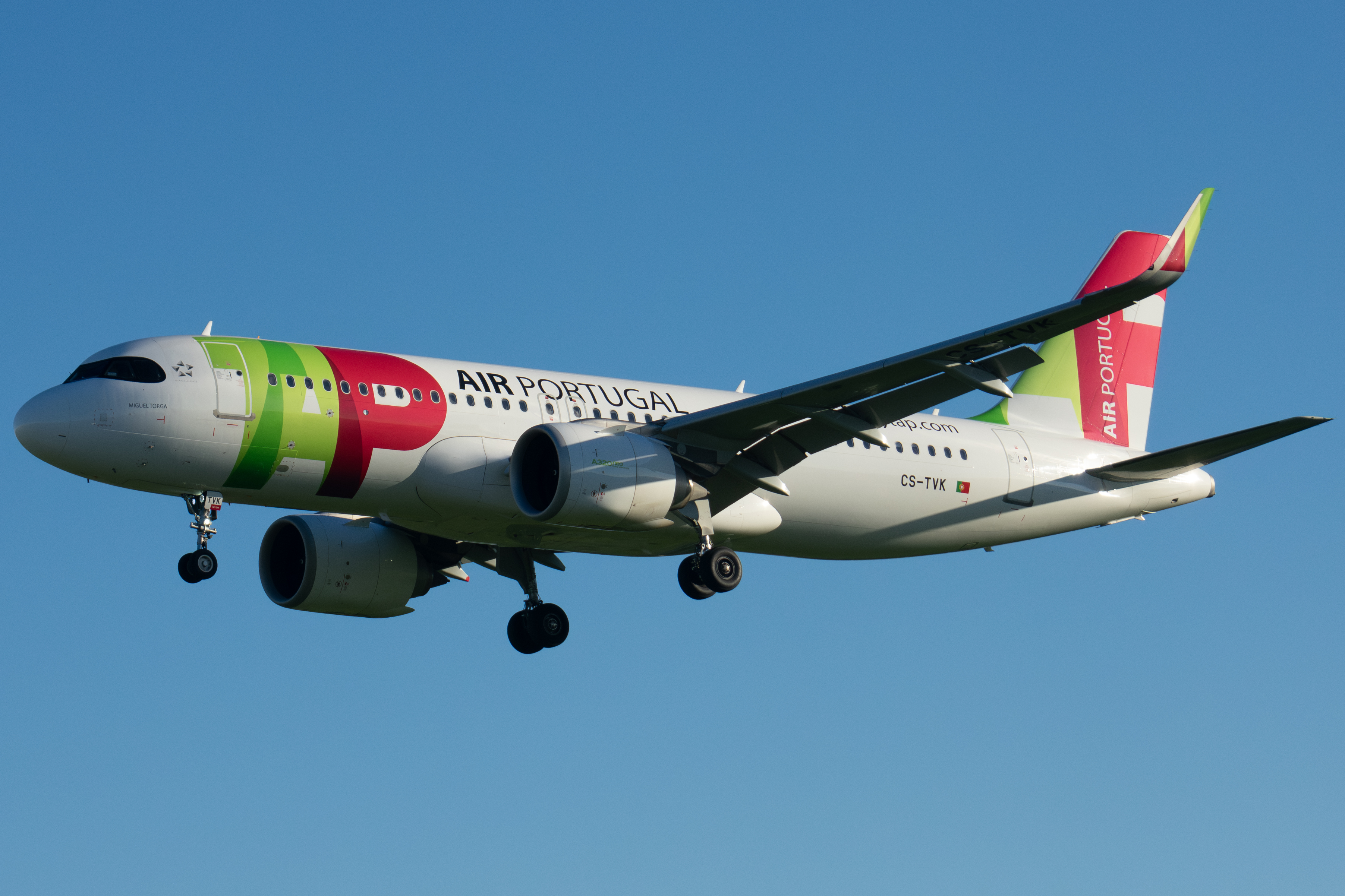 Full size: TAP Air Portugal Airbus A320NEO CS-TVK at Lisbon Humberto Delgado Airport