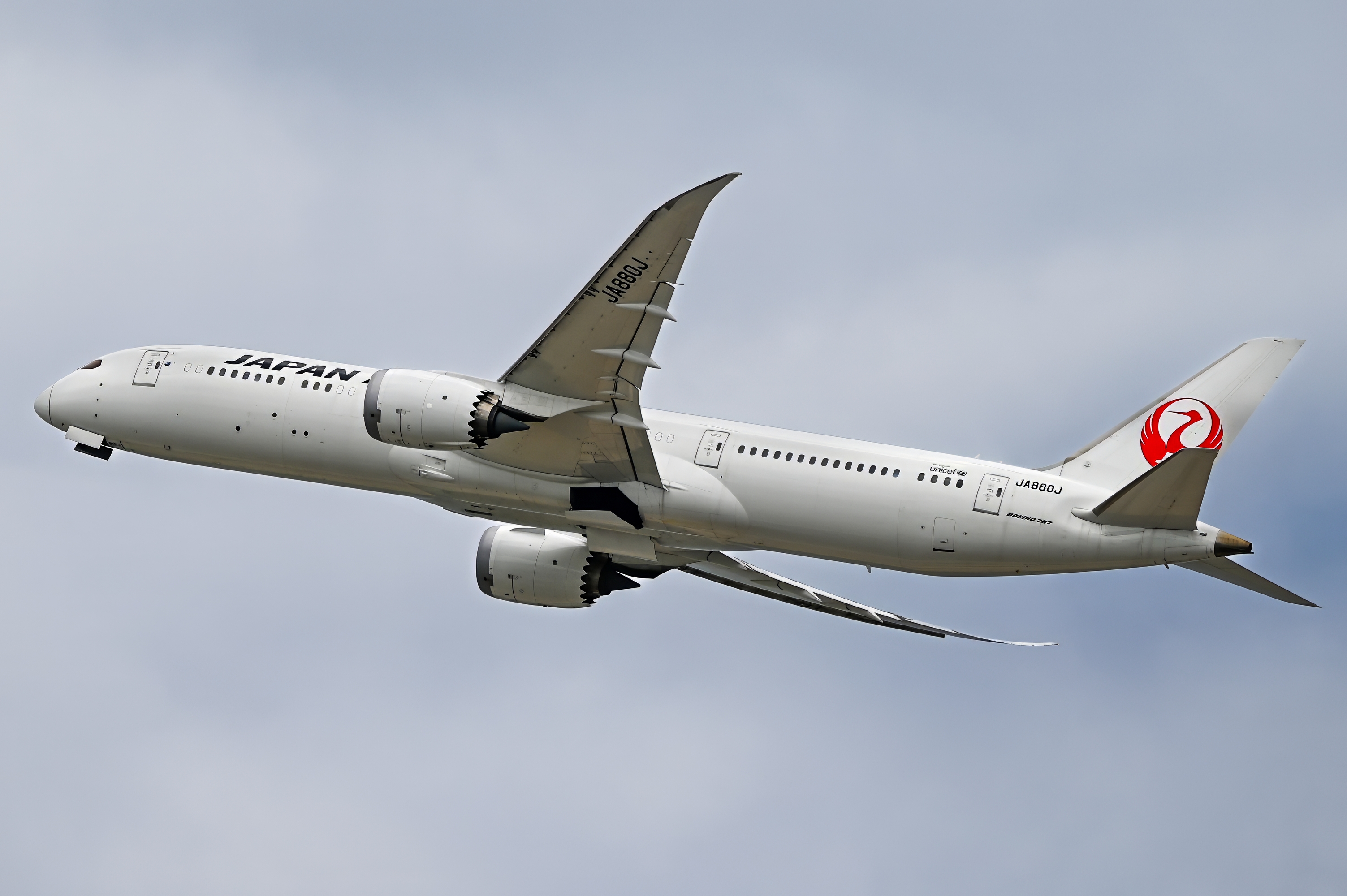 Full size: Japan Airlines Boeing 787-9 JA880J at Daniel K Inouye International Airport