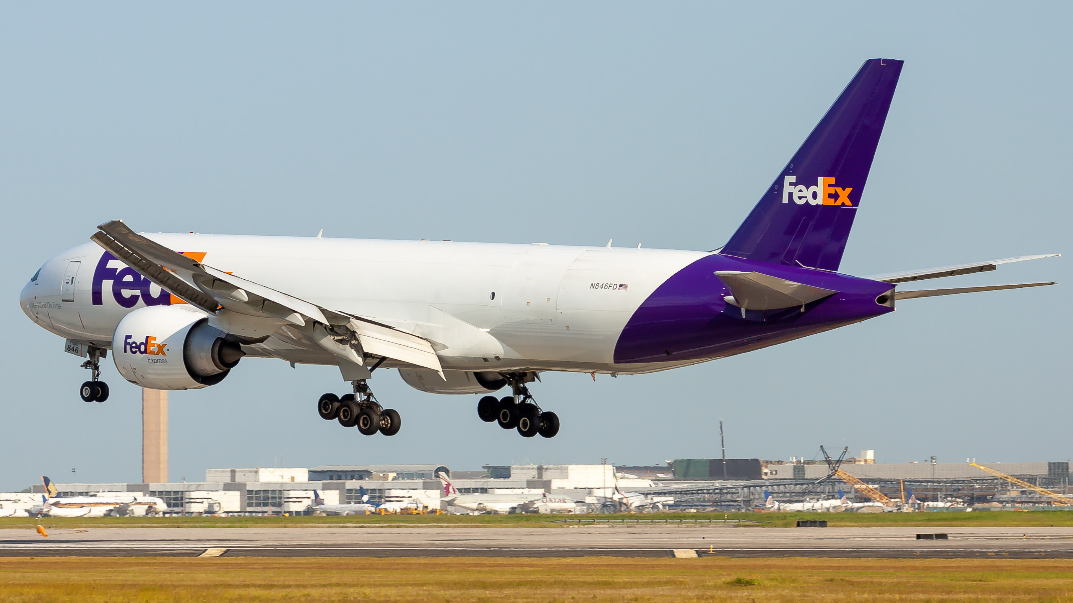 Full size: FedEx Boeing 777-F N846FD at Houston-George Bush Intercontinental Airport