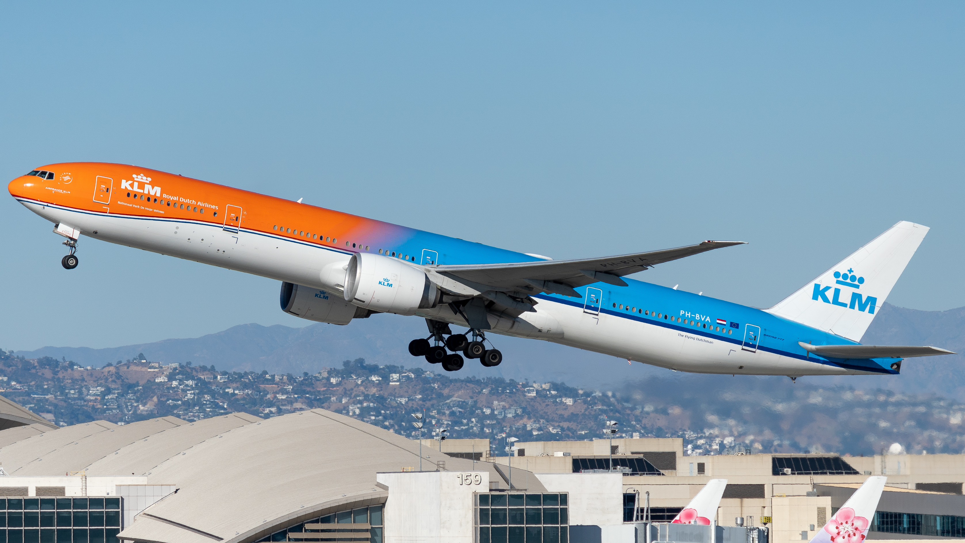 Full size: KLM Boeing 777-306ER PH-bva at Los Angeles International Airport