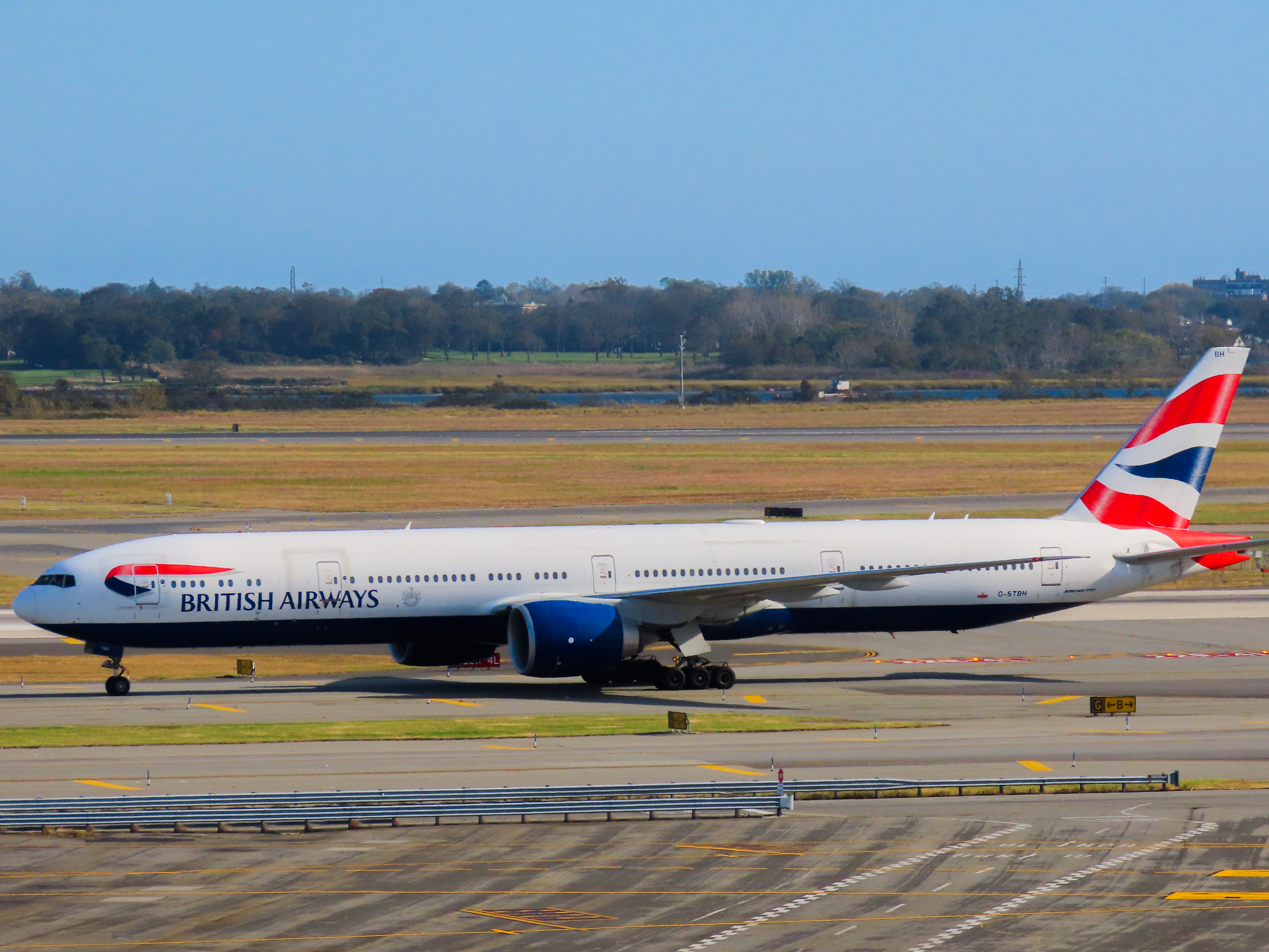 Full size: British Airways Boeing 777-300ER G-STBH at John F. Kennedy International Airport