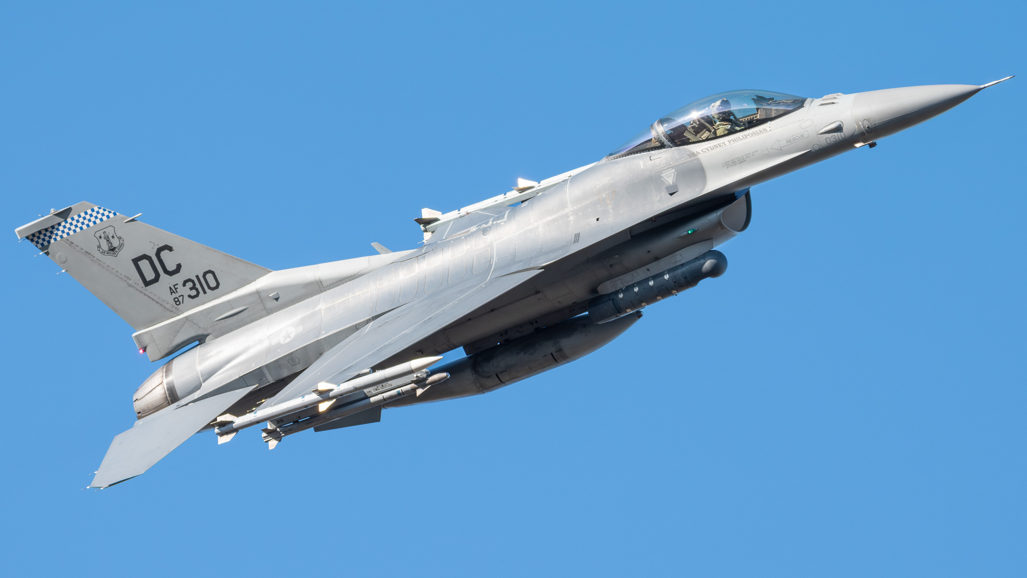 Full size: USAF - United States Air Force General Dynamics F-16 Fighting Falcon 87-0310 at Joint Base Andrews
