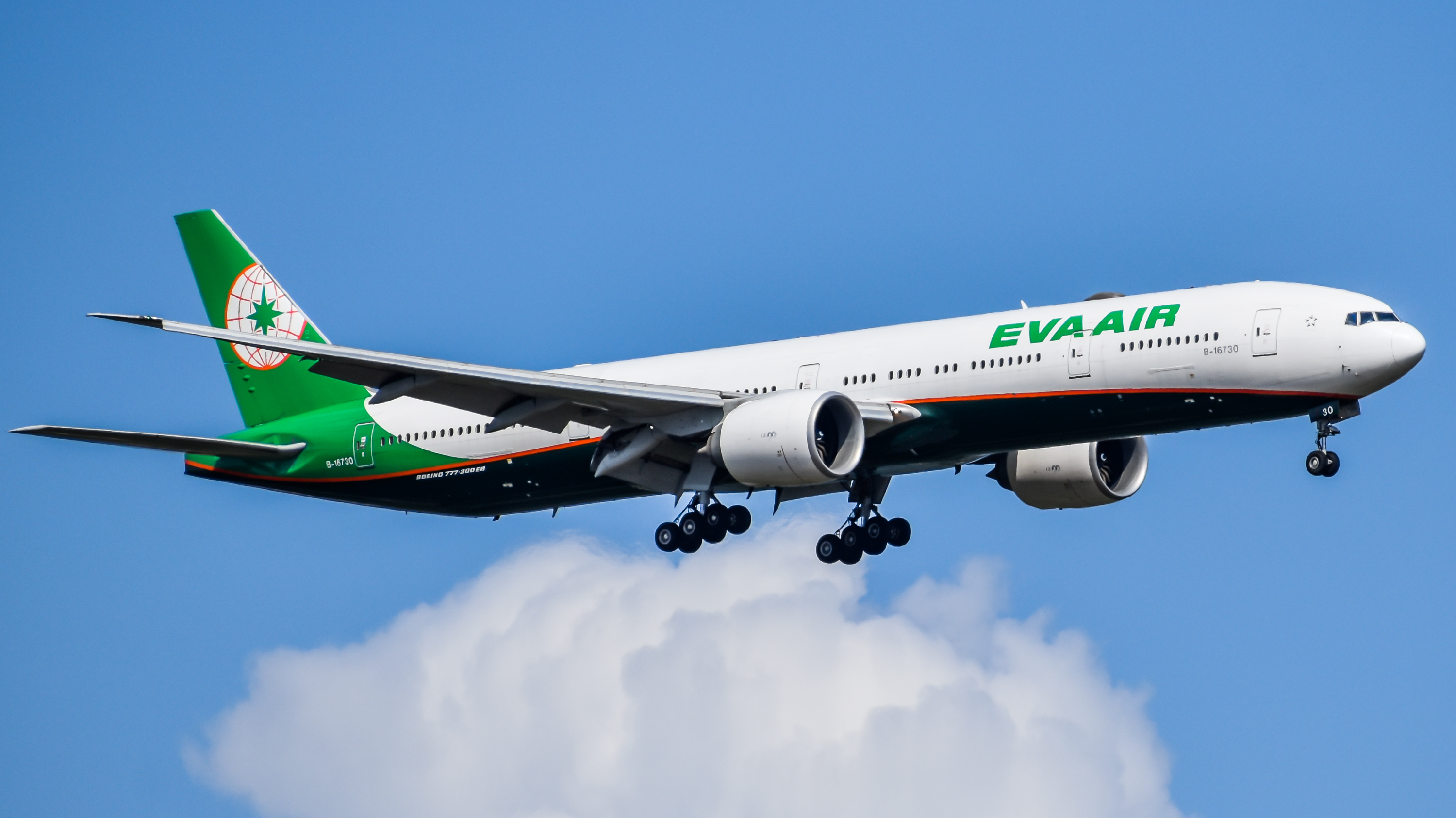 Full size: EVA Air Boeing 777-300ER B-16730 at Seattle-Tacoma International Airport