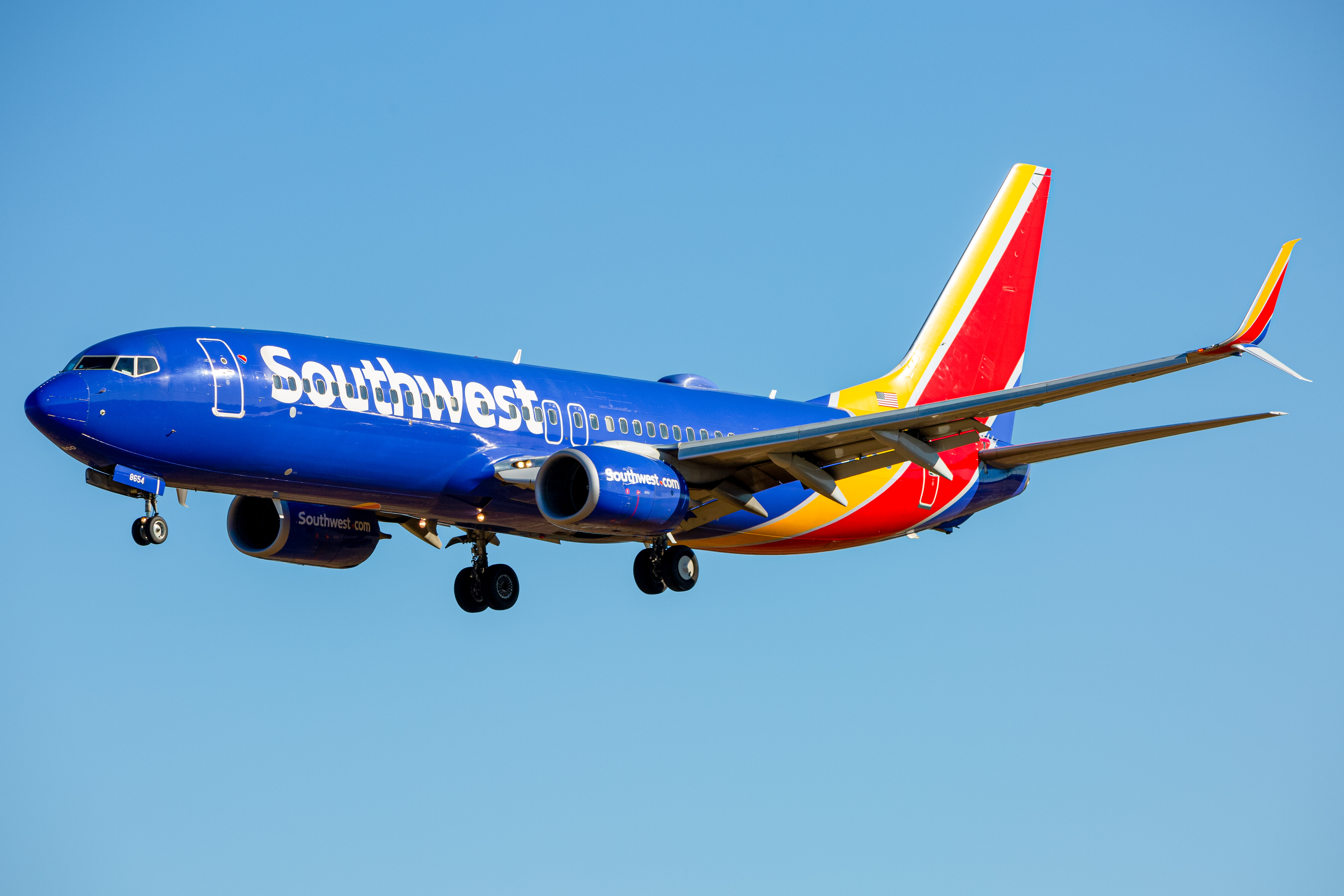 Full size: Southwest Airlines Boeing 737-700 N8654B at Baltimore/Washington International Thurgood Marshall Airport