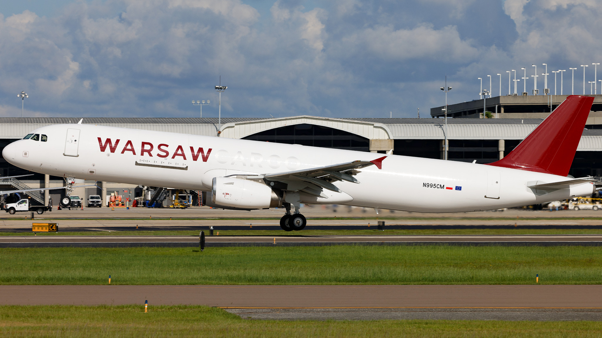Full size: Warsaw Cargo Airbus A321-200F N995CM at Tampa International Airport