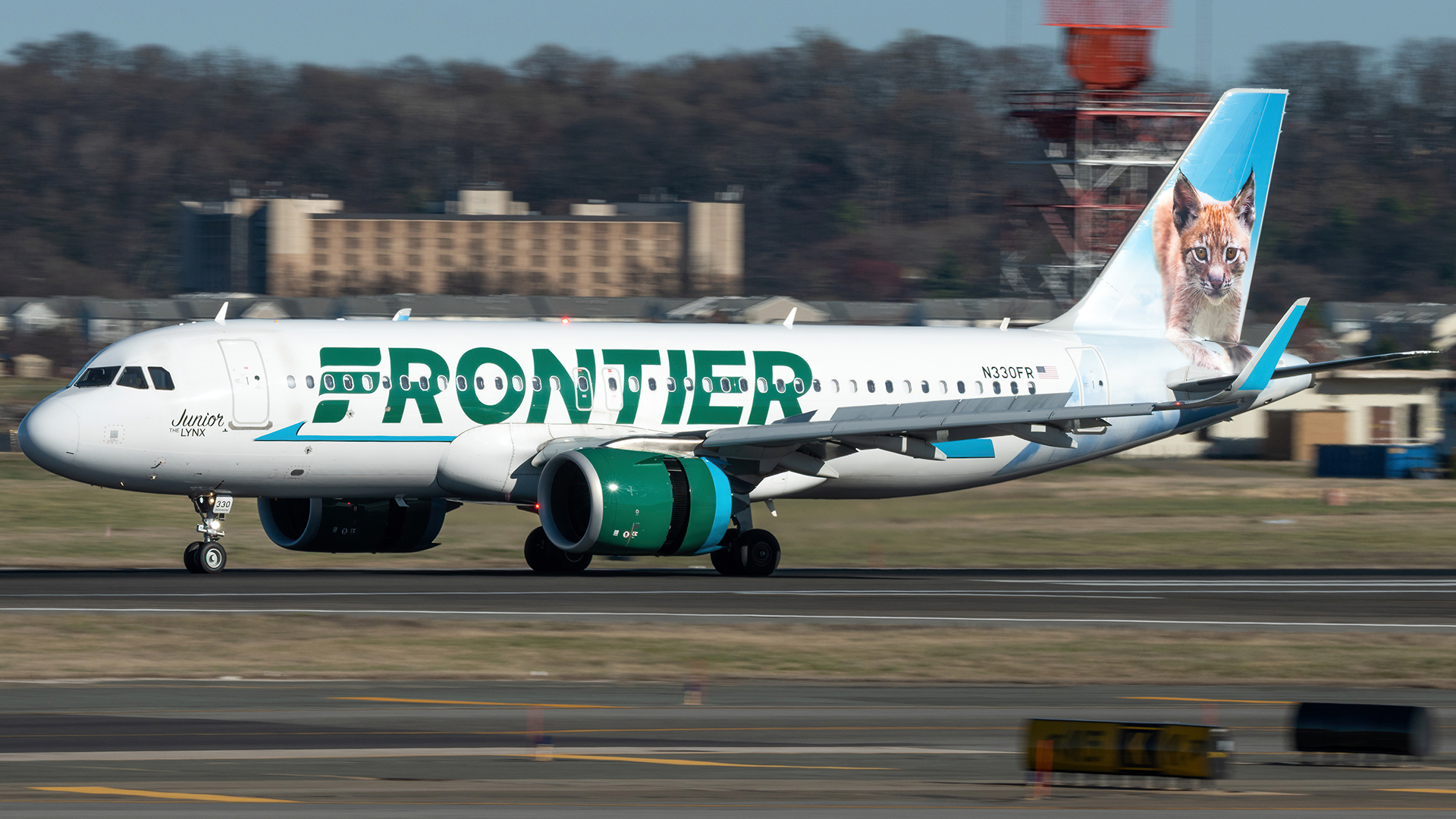 Full size: Frontier Airlines Airbus A320NEO N330FR at Ronald Reagan National Airport