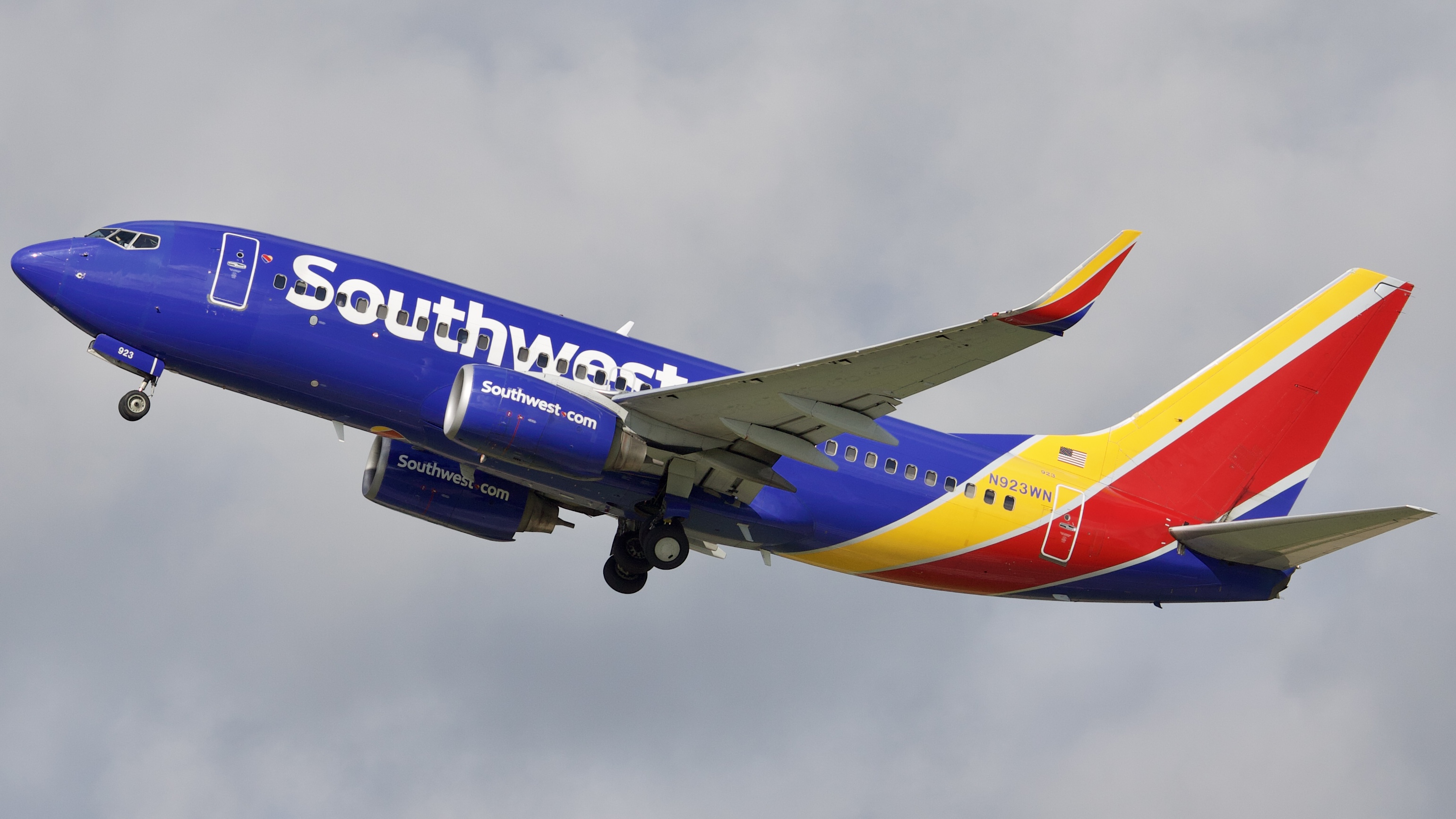 Full size: Southwest Airlines Boeing 737-700 N923WN at William P Hobby Airport