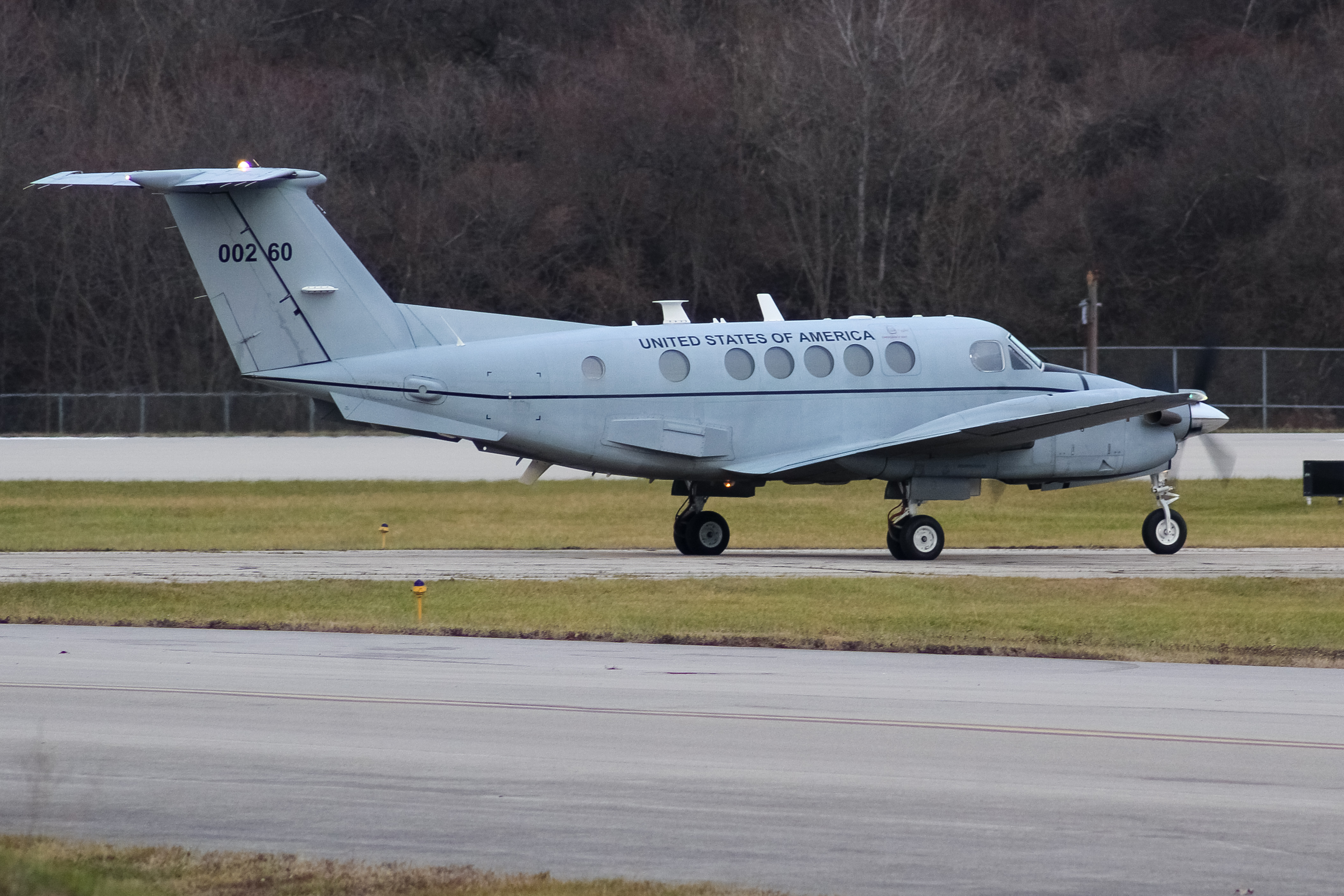 Full size: USA - United States Army Beechcraft C-12V Huron 10-00260 at Cincinnati Municipal Airport/Lunken Field