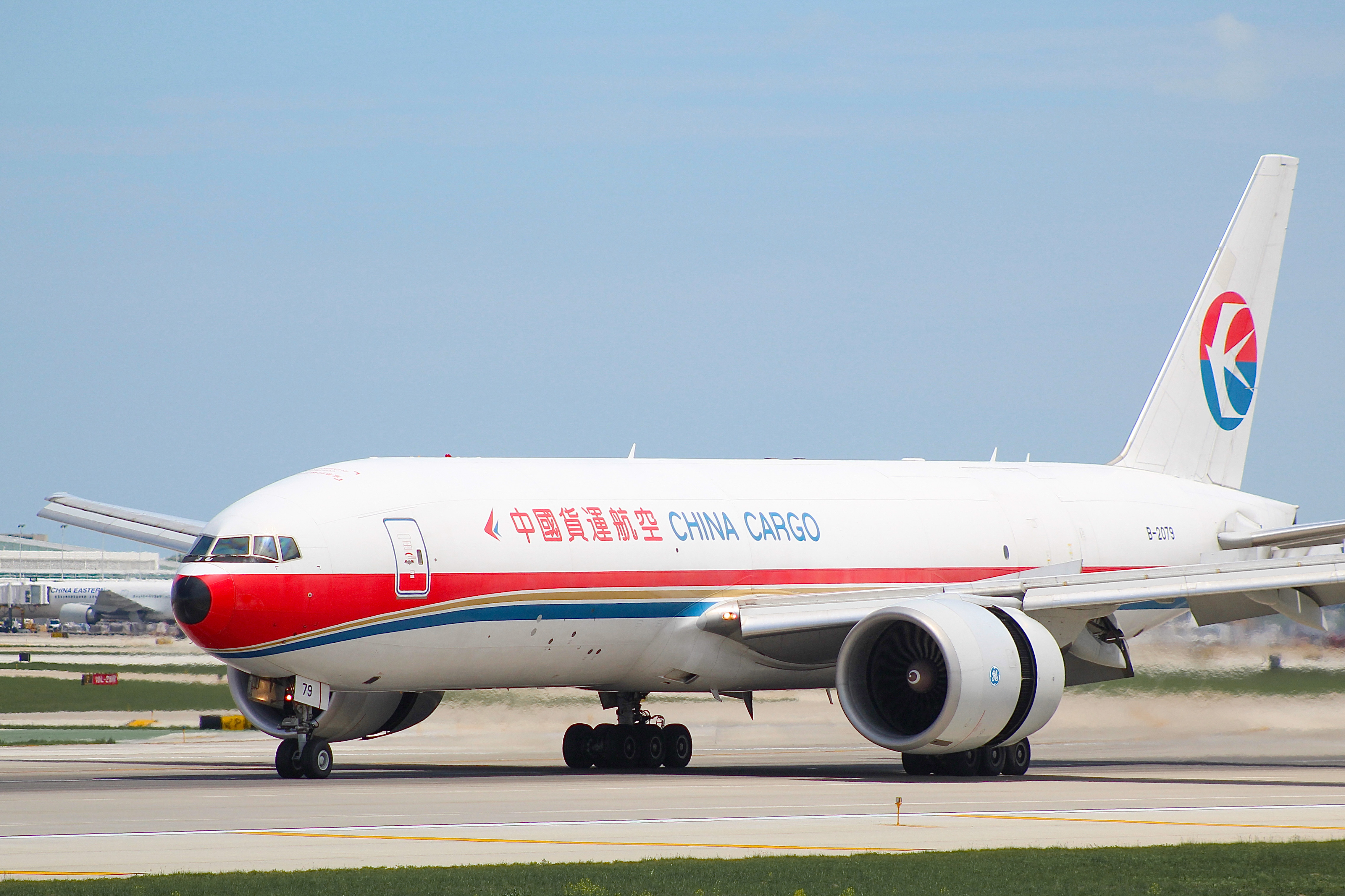 Full size: China Cargo Airlines Boeing 777-F B-2079 at Chicago O'Hare International Airport