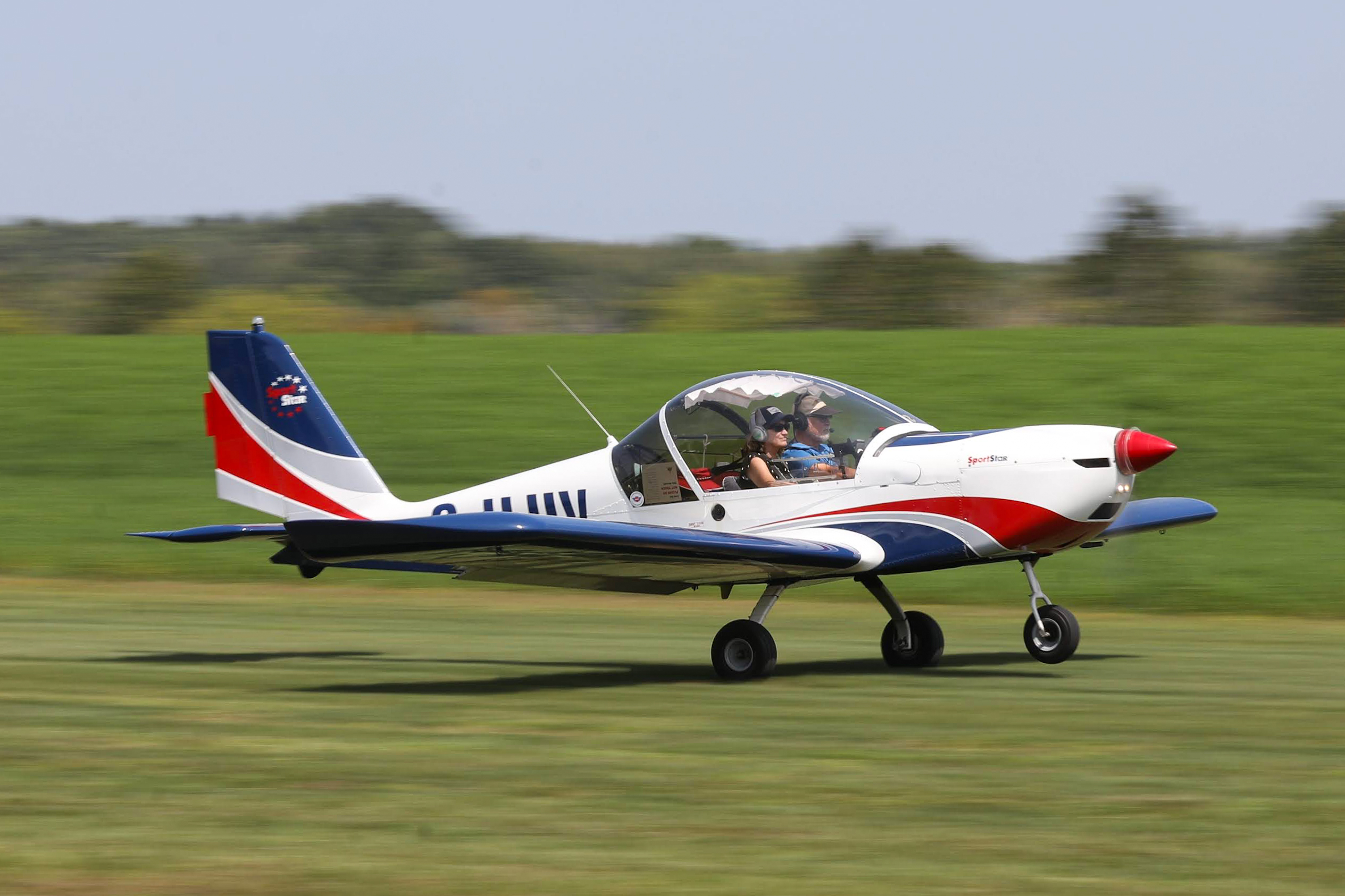 Full size: PRIVATE  Evektor SportStar  C-ILUV  at 