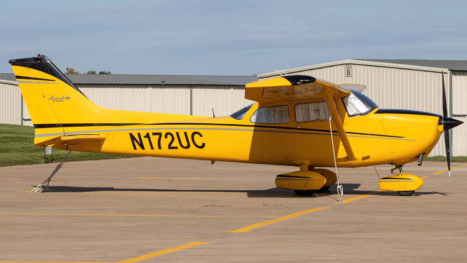 Full size: PRIVATE Cessna 172 N172UC at Frederick Municipal Airport