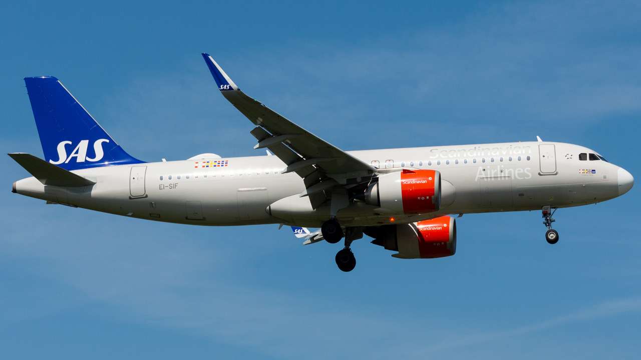 Full size: Scandinavian Airlines Airbus A320NEO EI-SIF at London Heathrow International Airport