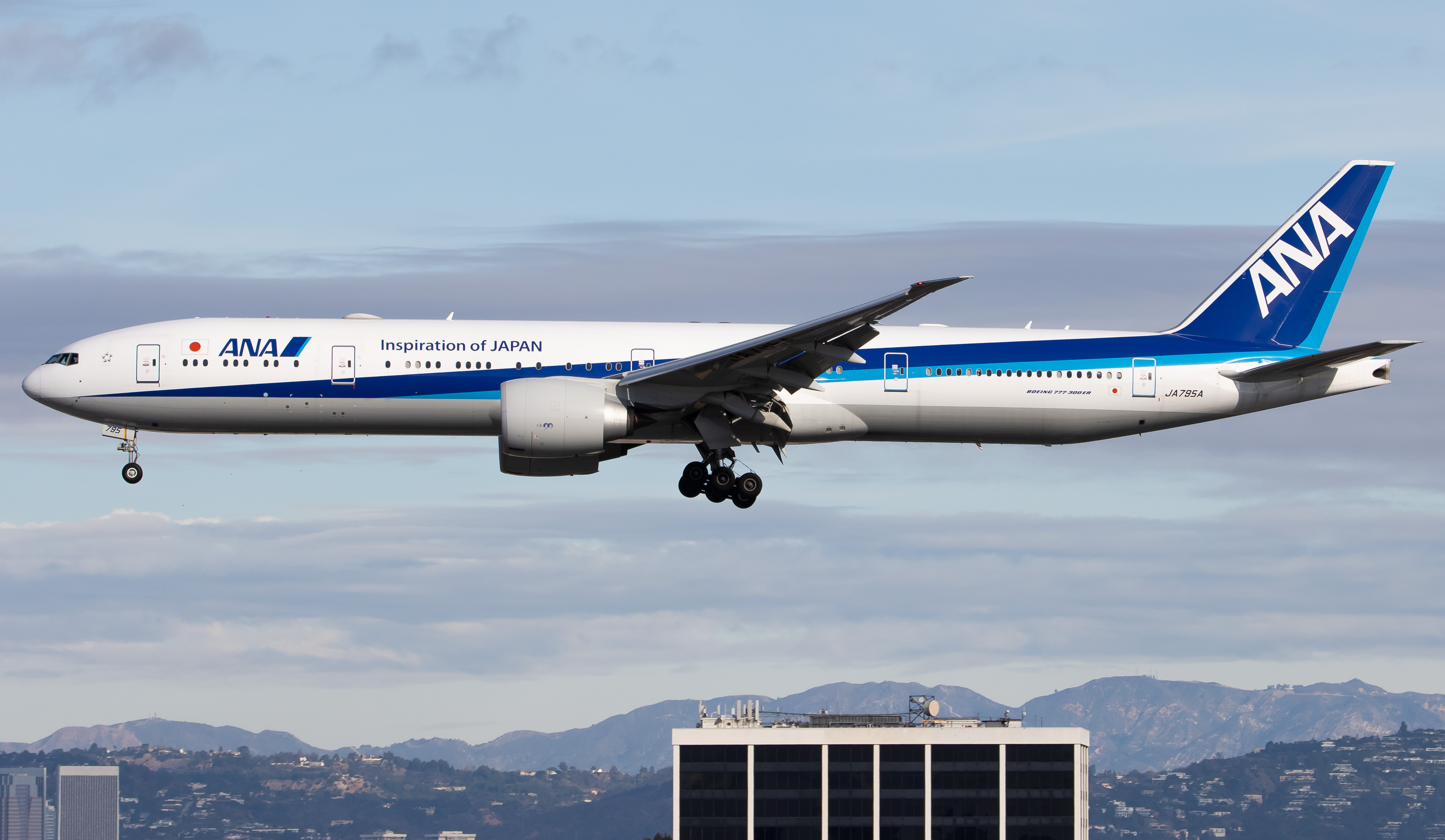 Full size: All Nippon Airways Boeing 777-300ER JA795A at Los Angeles International Airport