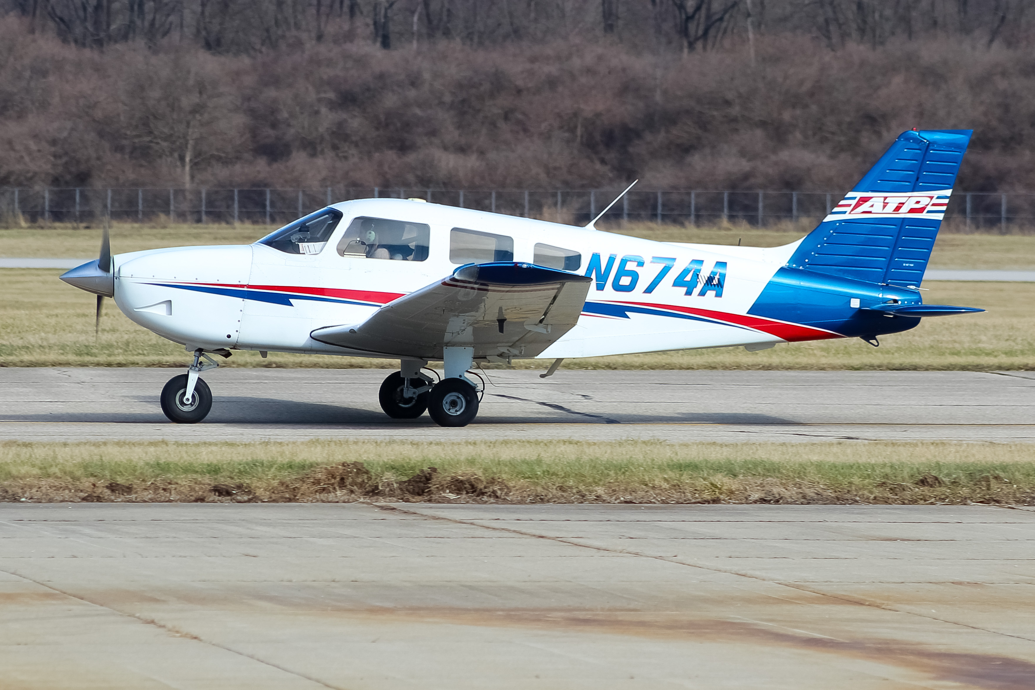 Full size: PRIVATE Piper 28 Archer N674A at Cincinnati Municipal Airport/Lunken Field