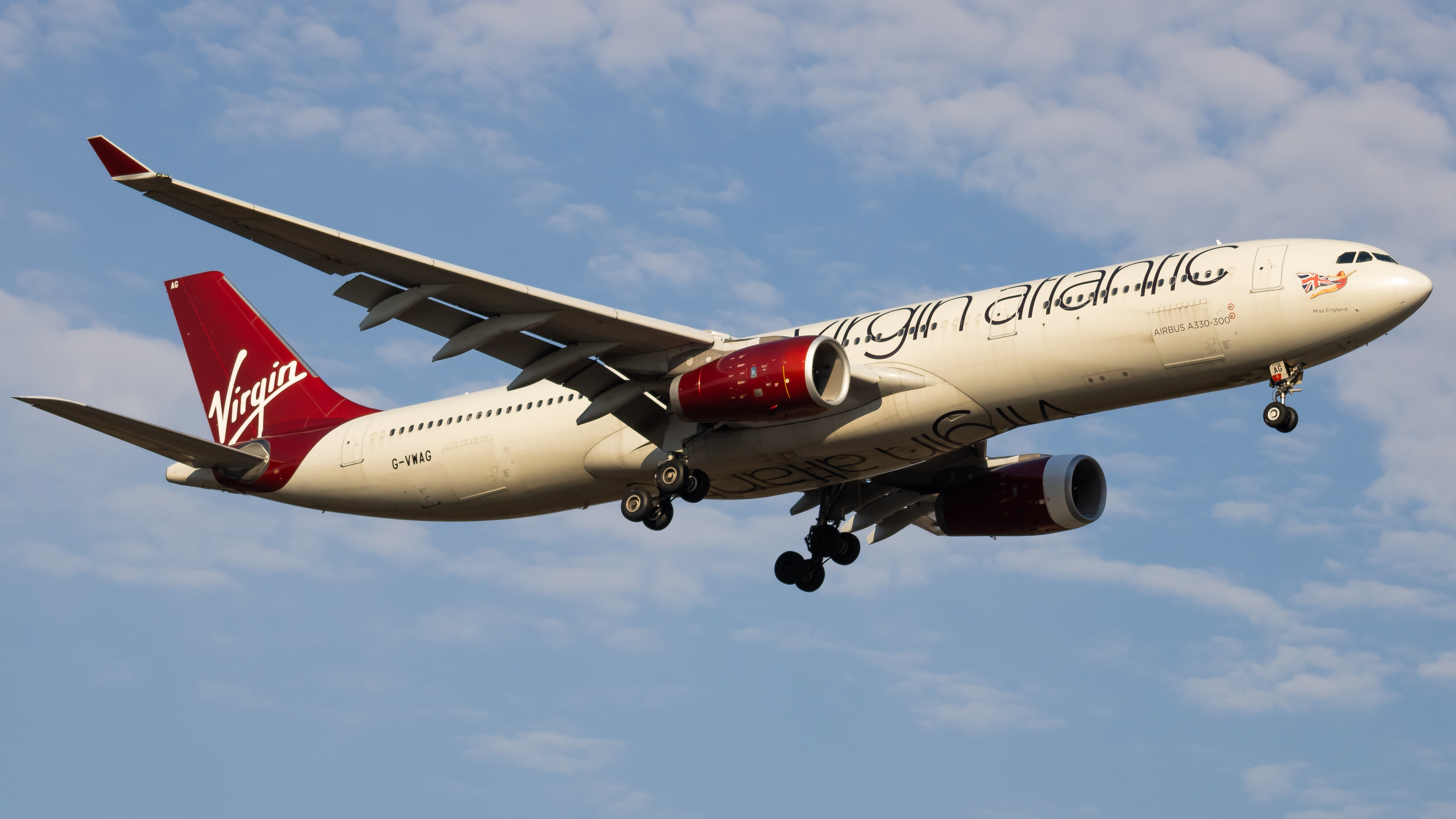 Full size: Virgin Atlantic Airbus A330-300 G-VWAG at Washington Dulles International Airport