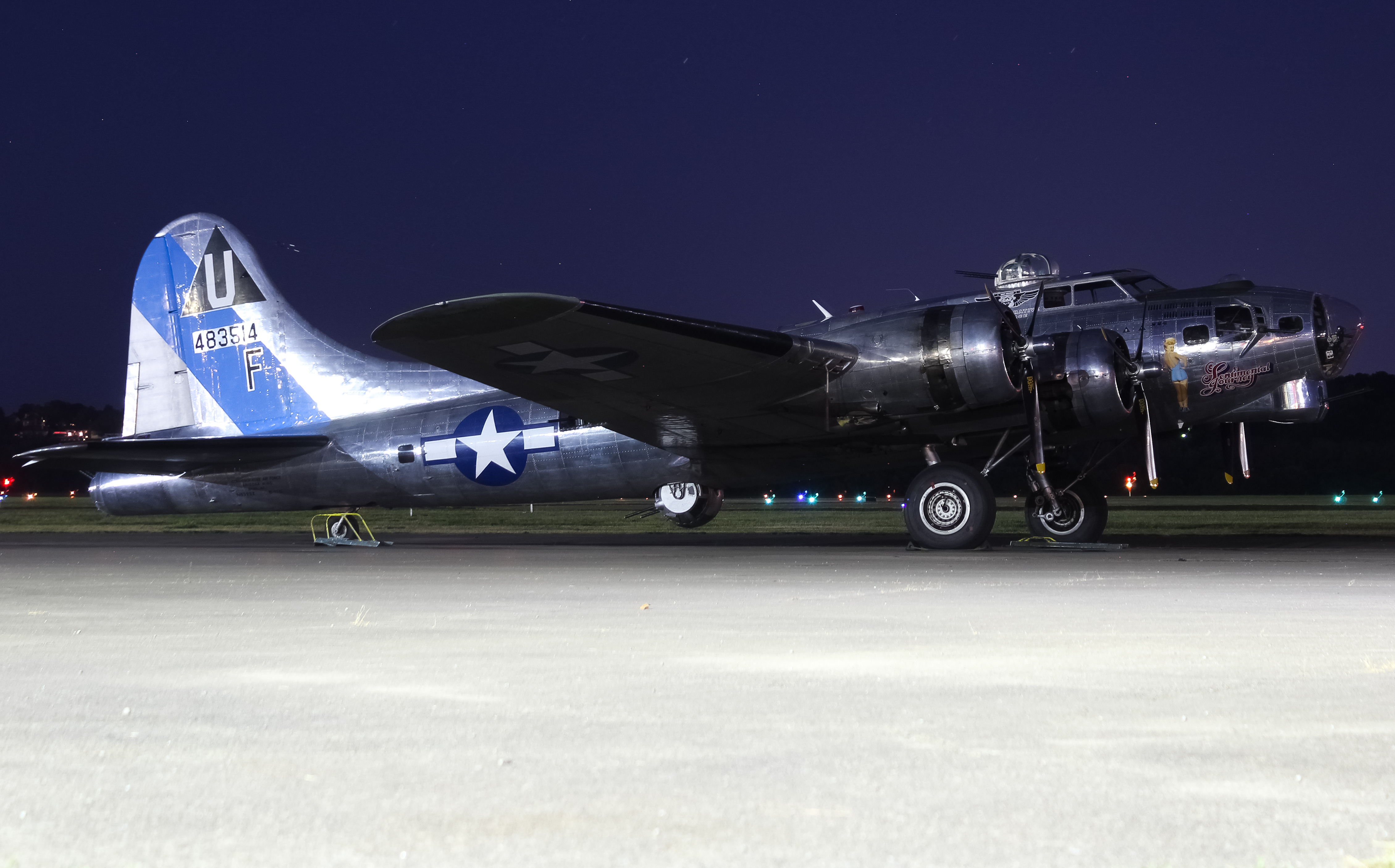 Full size: Arizona CAF Boeing B-17 Flying Fortress N9323Z at Cincinnati Municipal Airport/Lunken Field