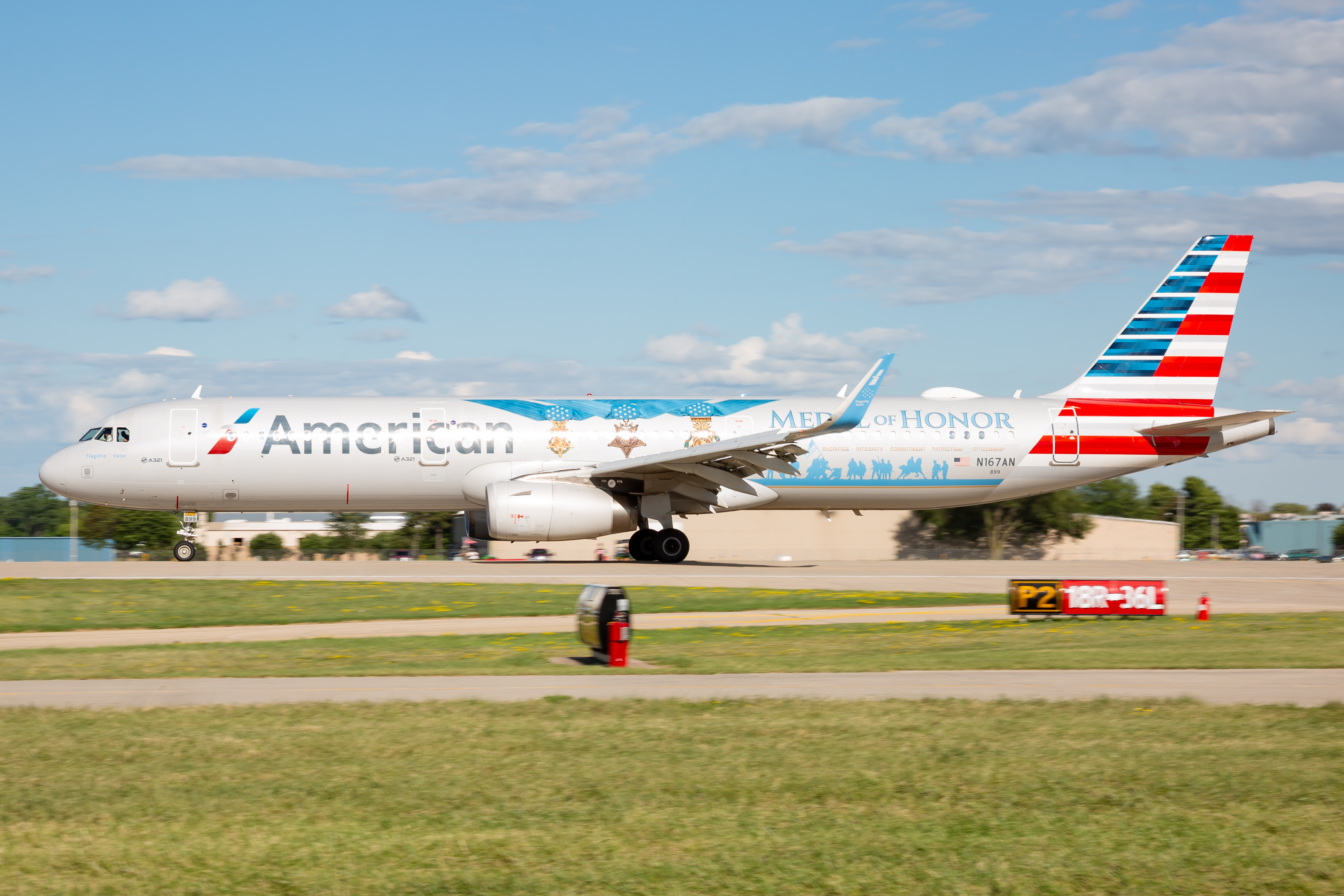 Full size: American Airlines Airbus A321-200 N167AN at Wittman Regional Airport