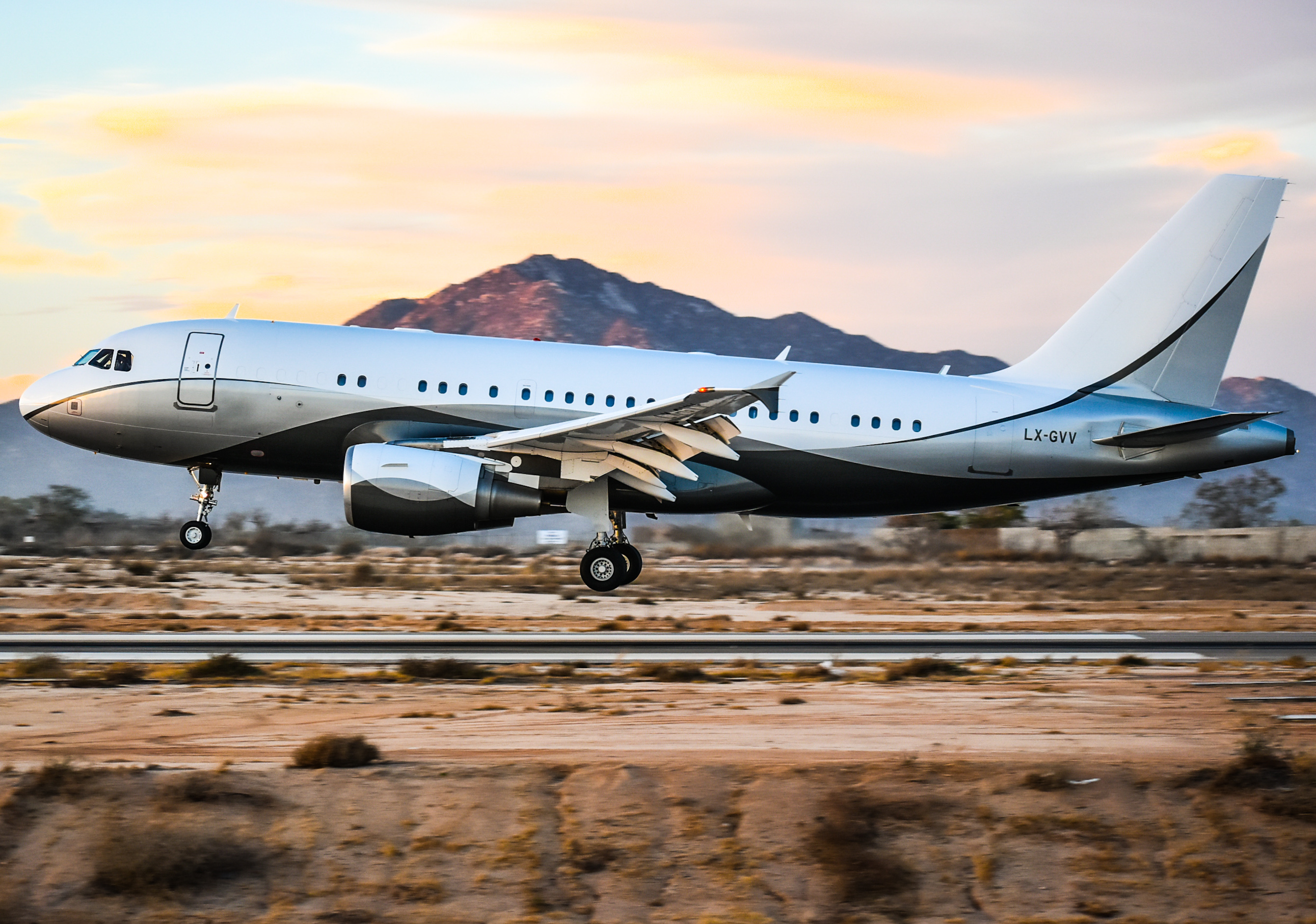 Full size: PRIVATE Airbus A319 LX-GVV at Aeropuerto de Cabo San Lucas Internacional