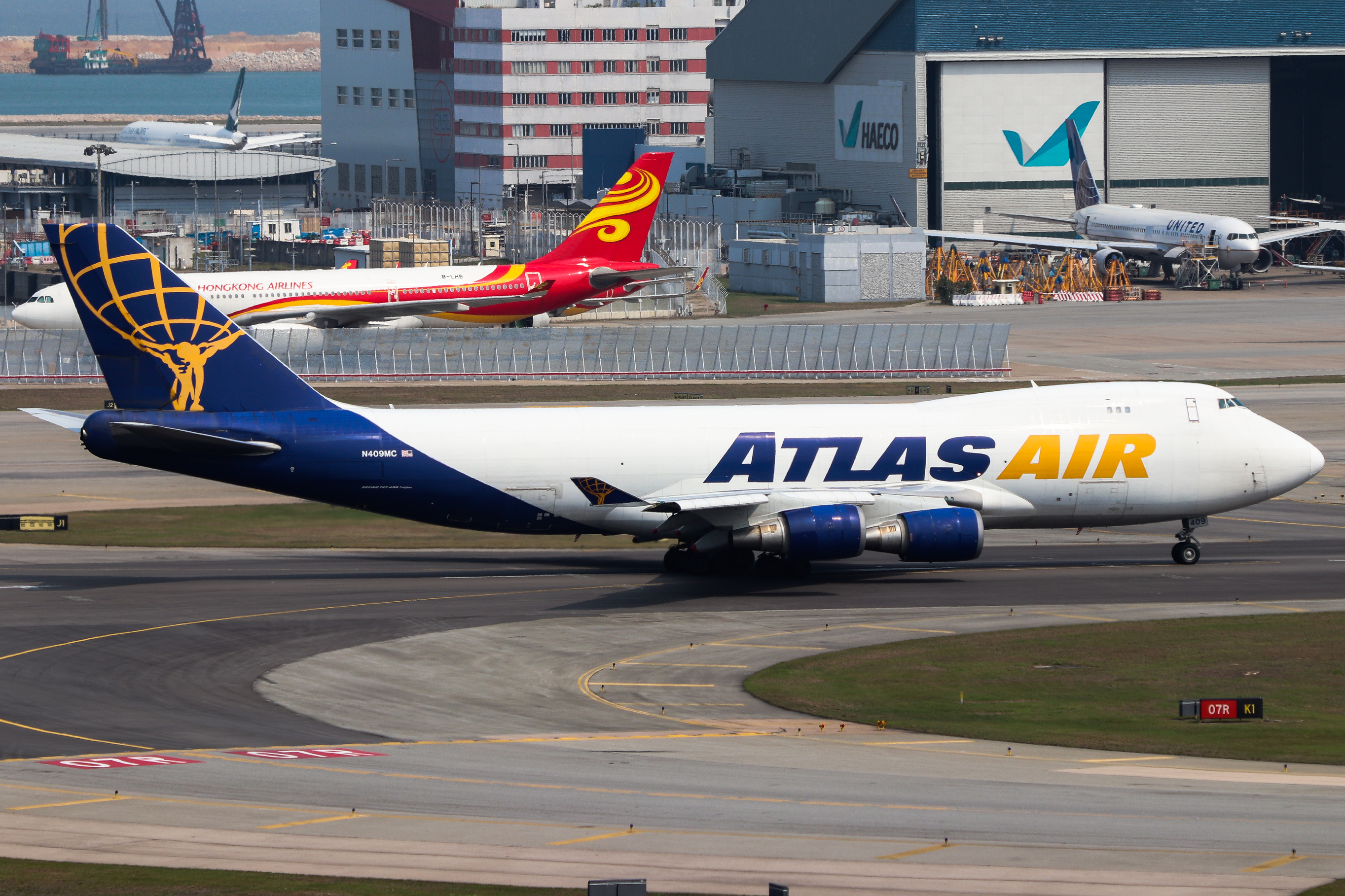 Full size: Atlas Air  Boeing 747-400F N409MC at Hong Kong International Airport