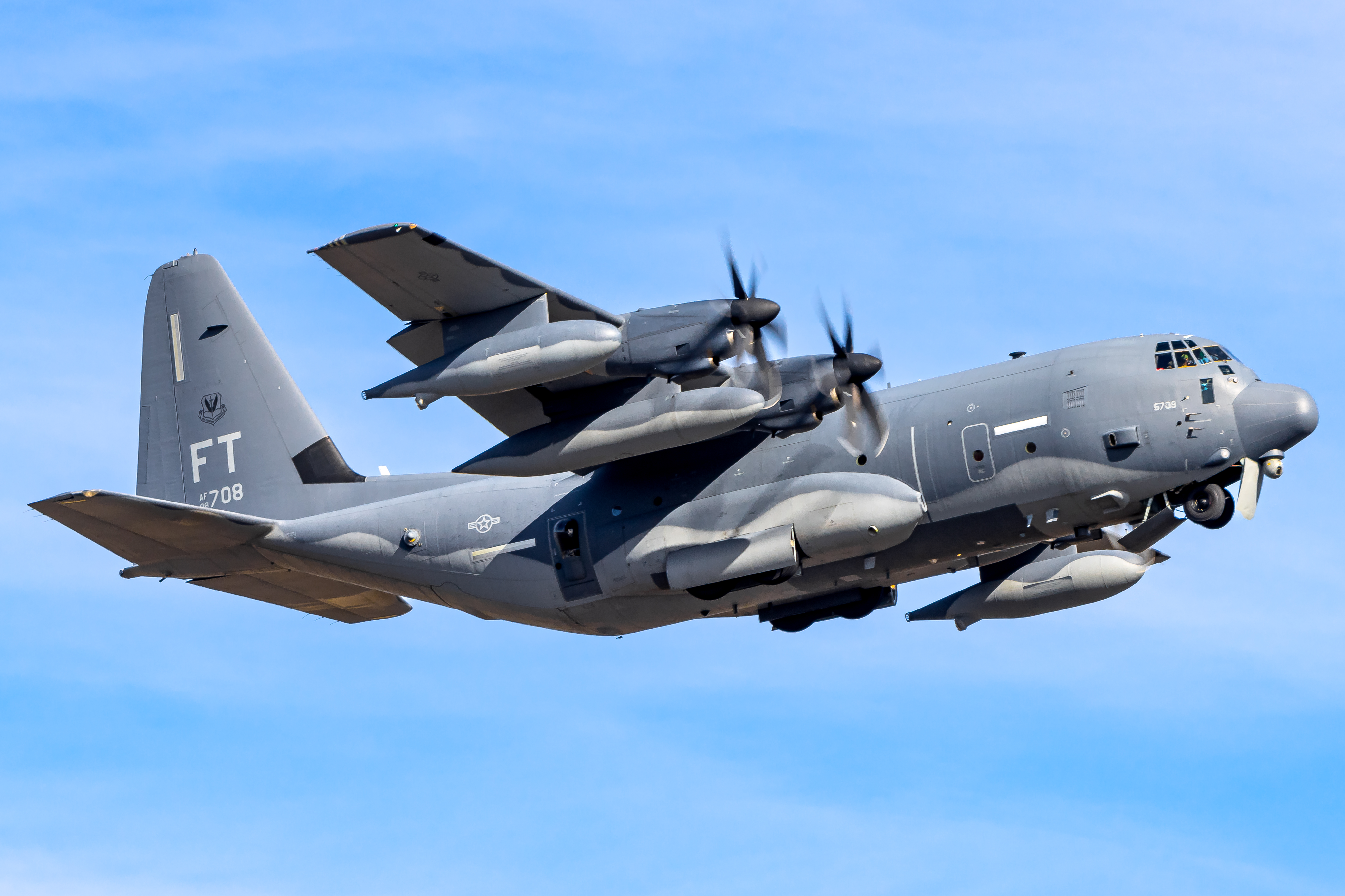 Full size: USAF - United States Air Force Lockheed C-130J Hercules 09-5708 at Roberts Field Airport