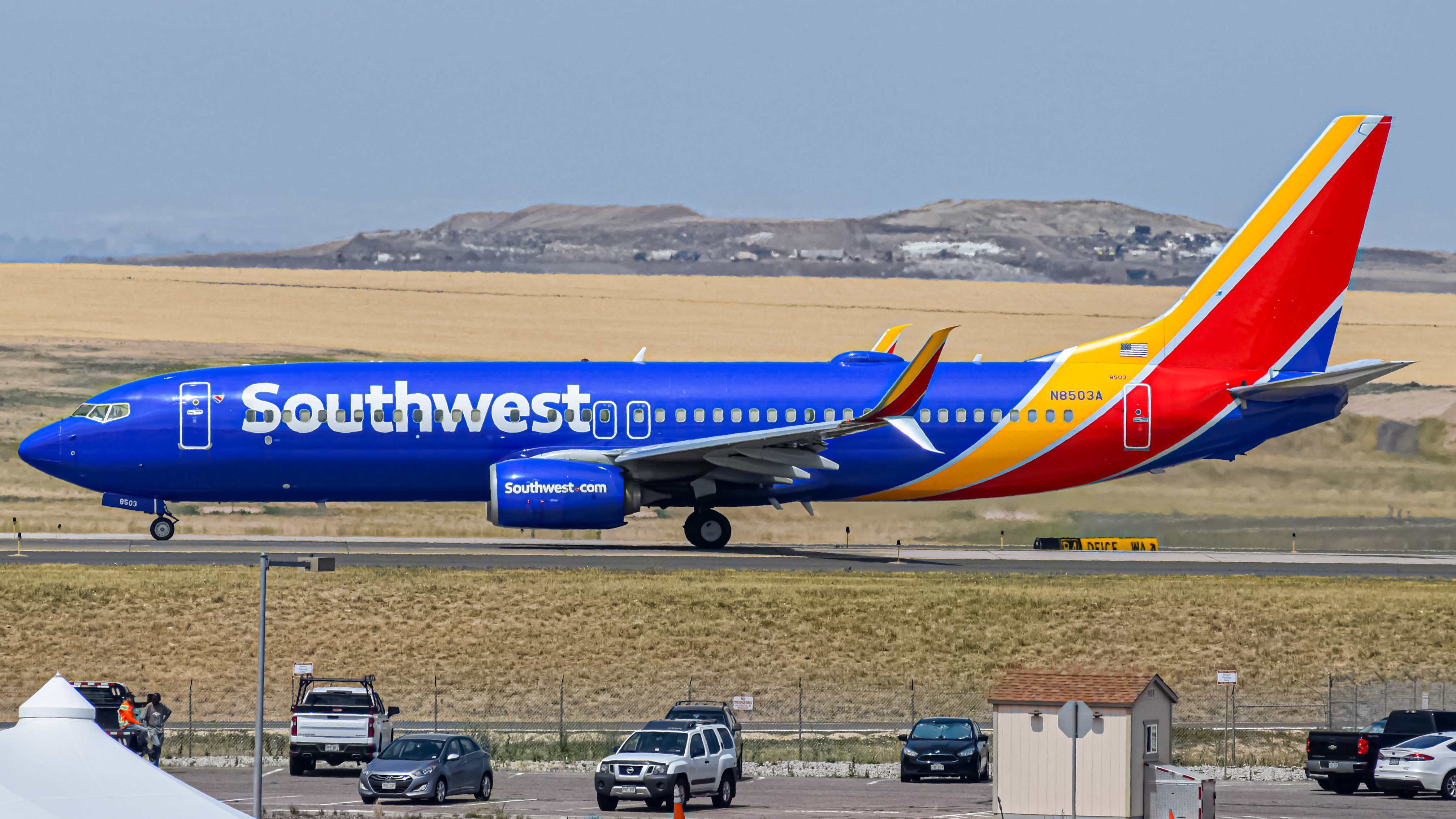 Full size: Southwest Airlines Boeing 737-800 N8503A at Denver International Airport