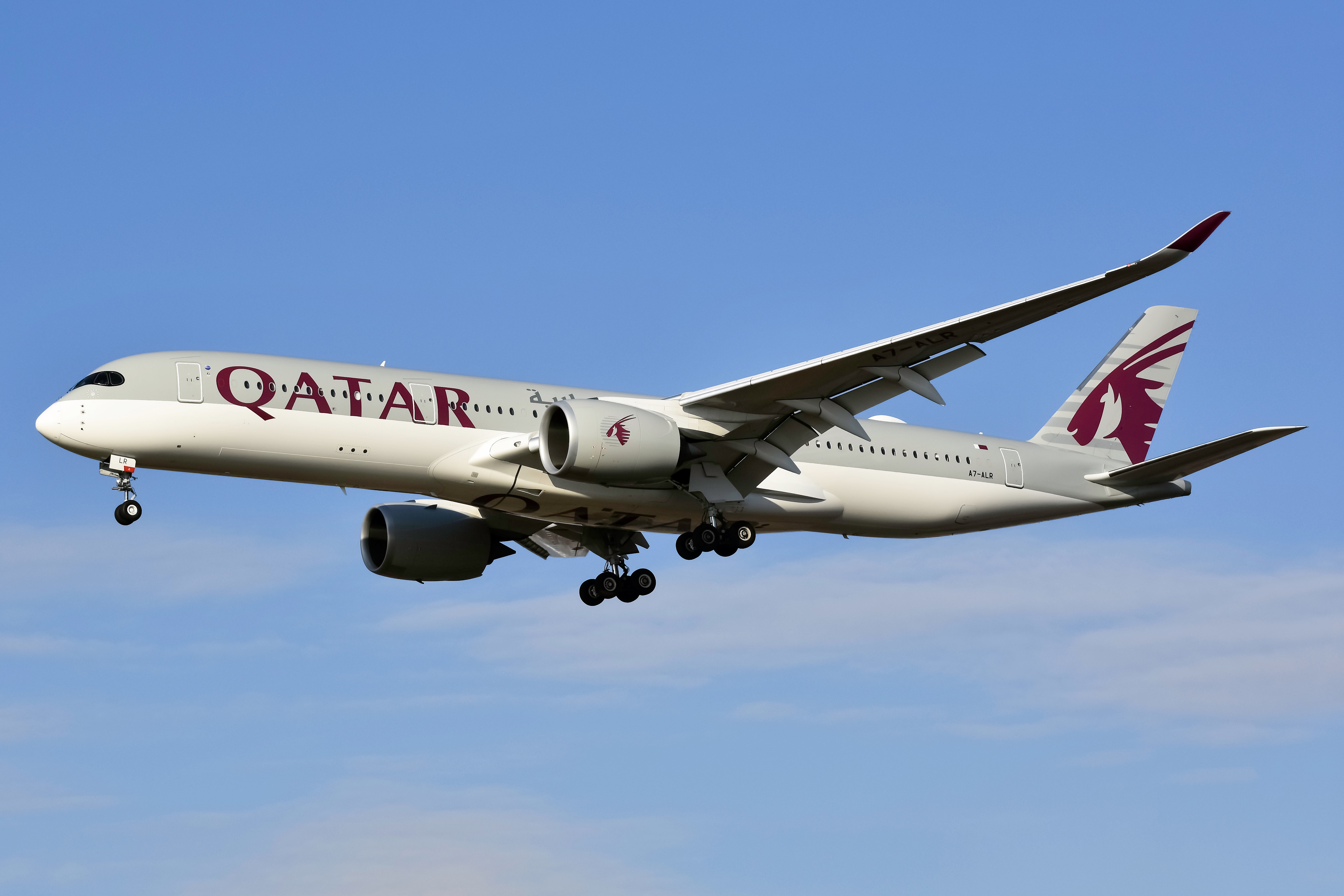 Full size: Qatar Airways Airbus A350-900 A7-ALR at Philadelphia International Airport