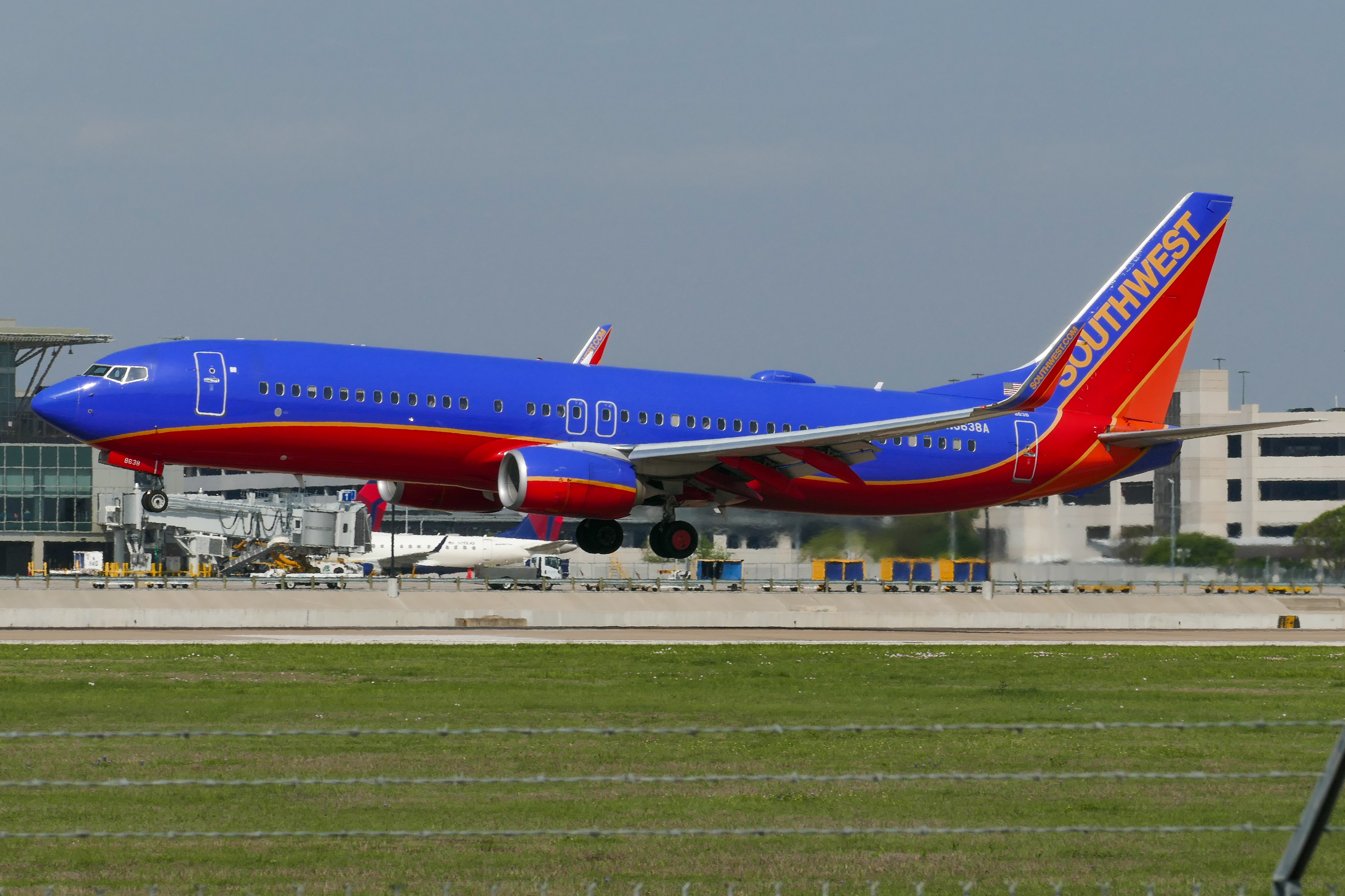 Full size: Southwest Airlines Boeing 737-800 N8638A at Austin-Bergstrom International Airport