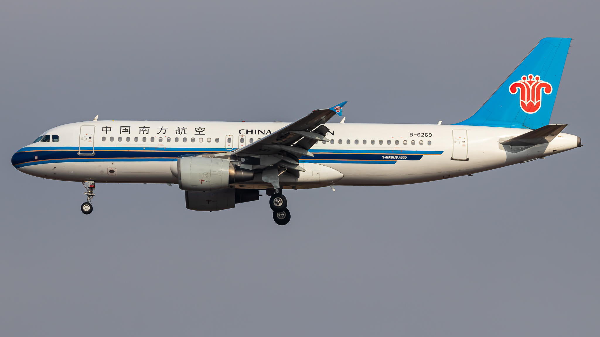 Full size: China Southern Airlines Airbus A320-214 B-6269 at Seoul-Incheon International Airport