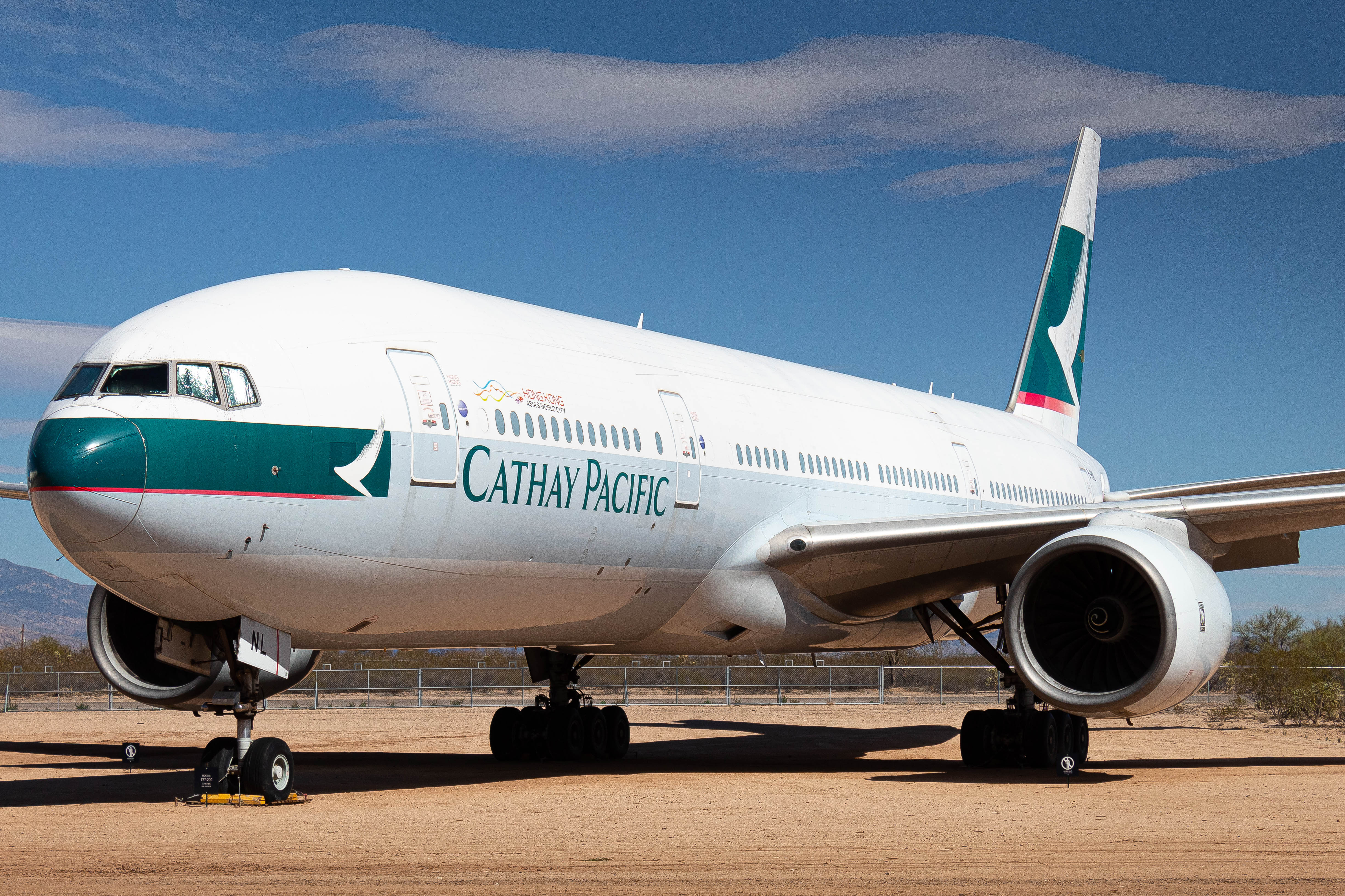 B-HNL) Cathay Pacific Boeing 777-200 by Logan Fransted