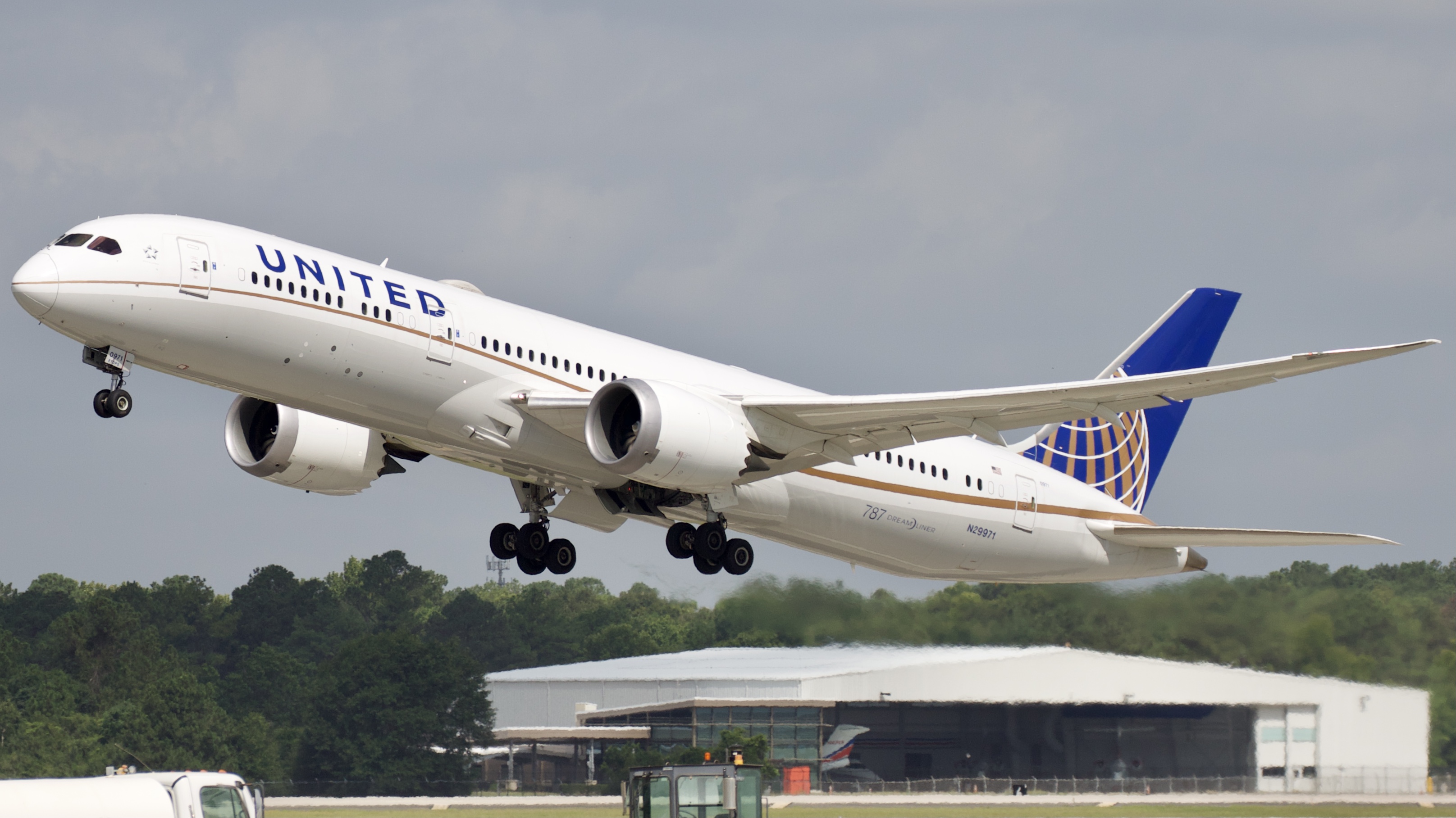 Full size: United Airlines Boeing 787-9 N29971 at Houston-George Bush Intercontinental Airport