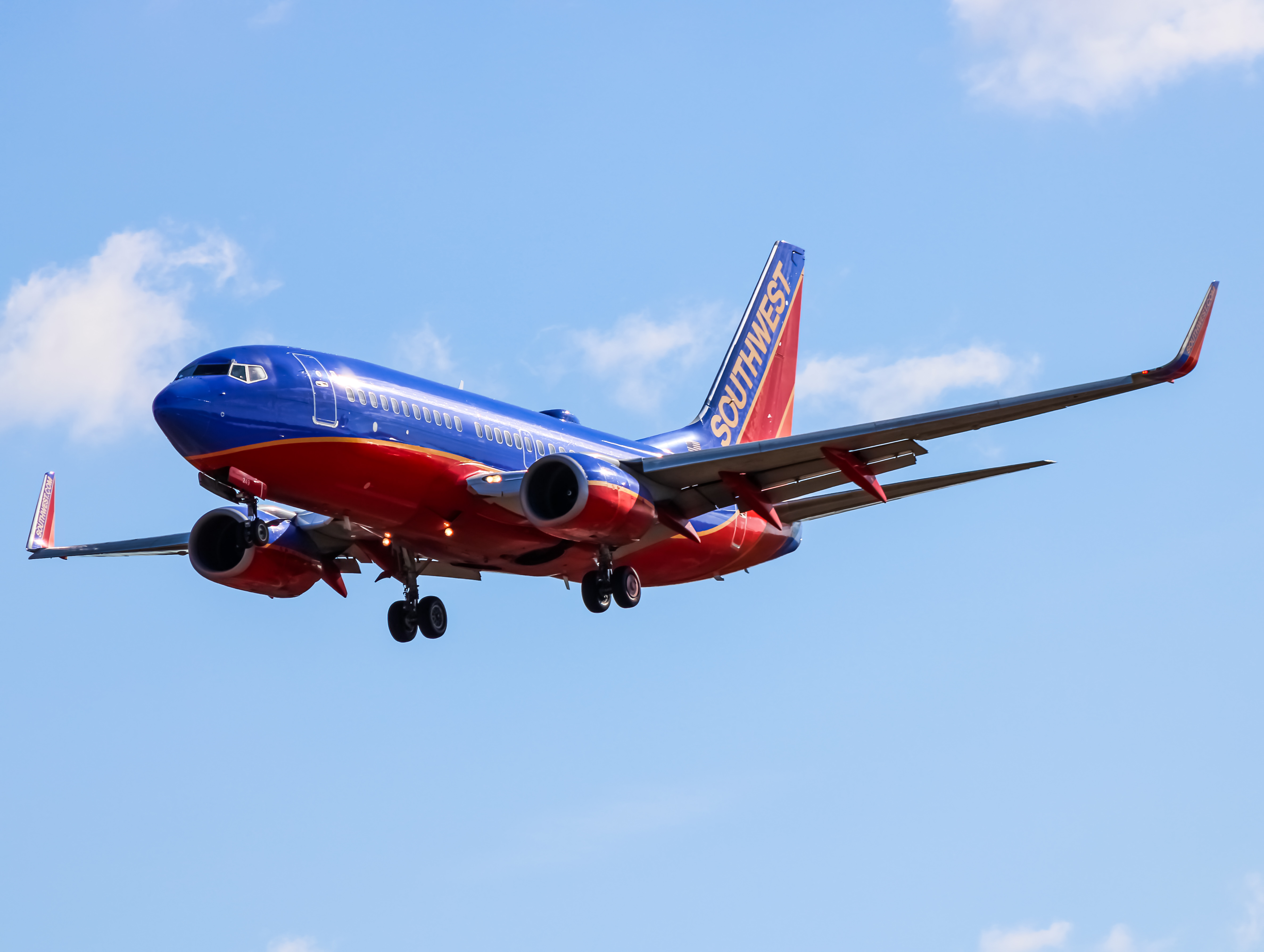 Full size: Southwest Airlines Boeing 737-700 N249WN at Baltimore/Washington International Thurgood Marshall Airport