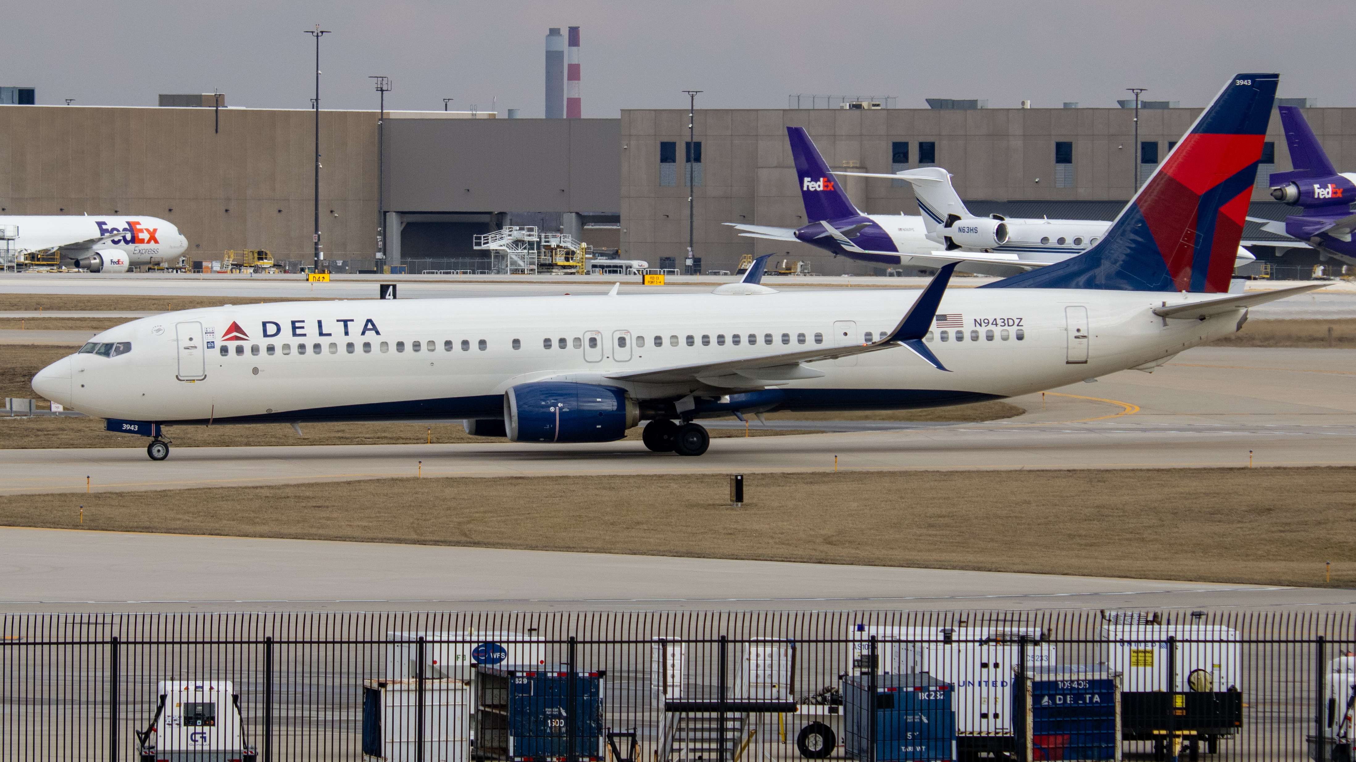 Full size: Delta Airlines Boeing 737-900ER N943DZ at Indianapolis International Airport