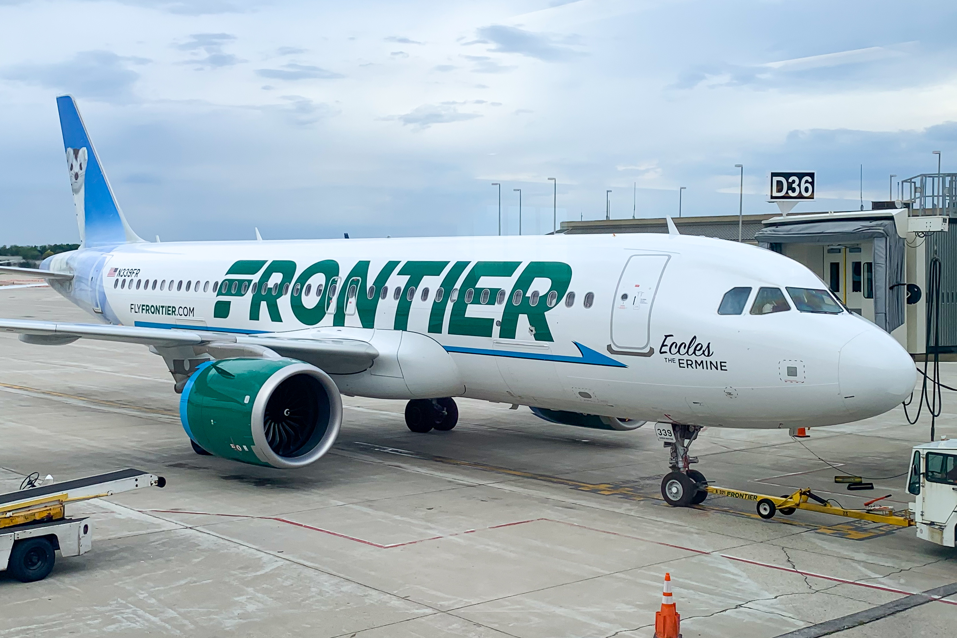 Full size: Frontier Airlines Airbus A320NEO N339FR at General Mitchell International Airport