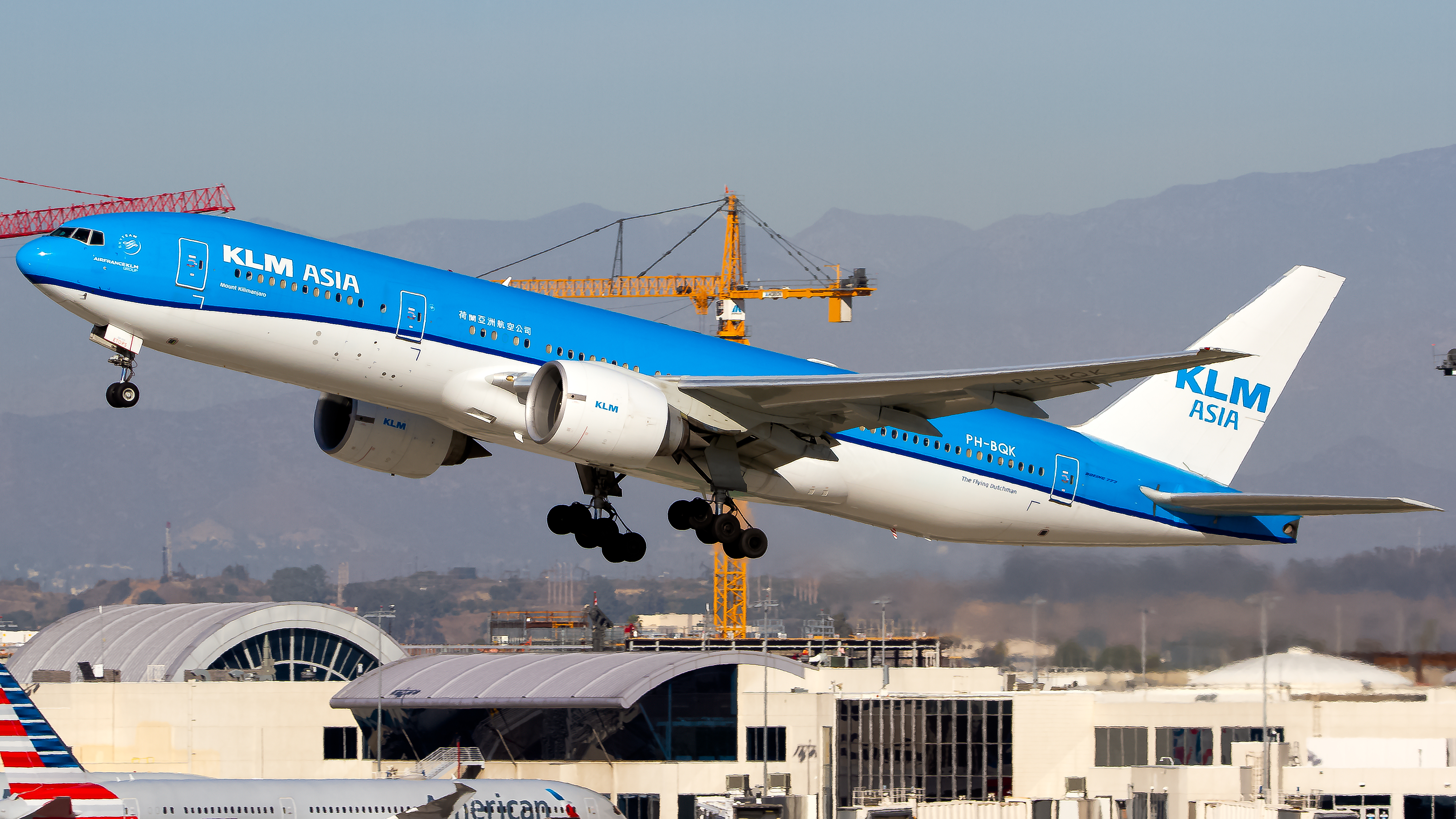 Full size: KLM Boeing 777-200ER PH-BQK at Los Angeles International Airport