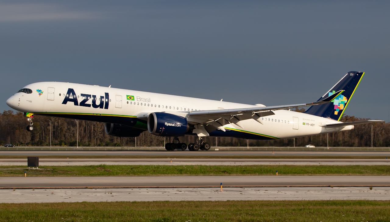 Full size: Azul  Airbus A350-900 PR-AOY at Orlando International Airport