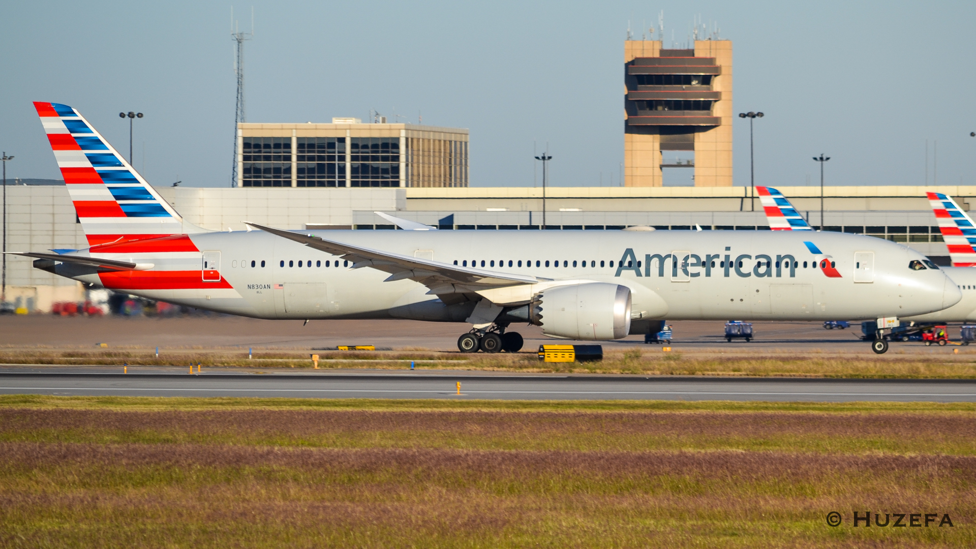 Full size: American Airlines Boeing 787-9 N830 at Dallas-Fort Worth International Airport
