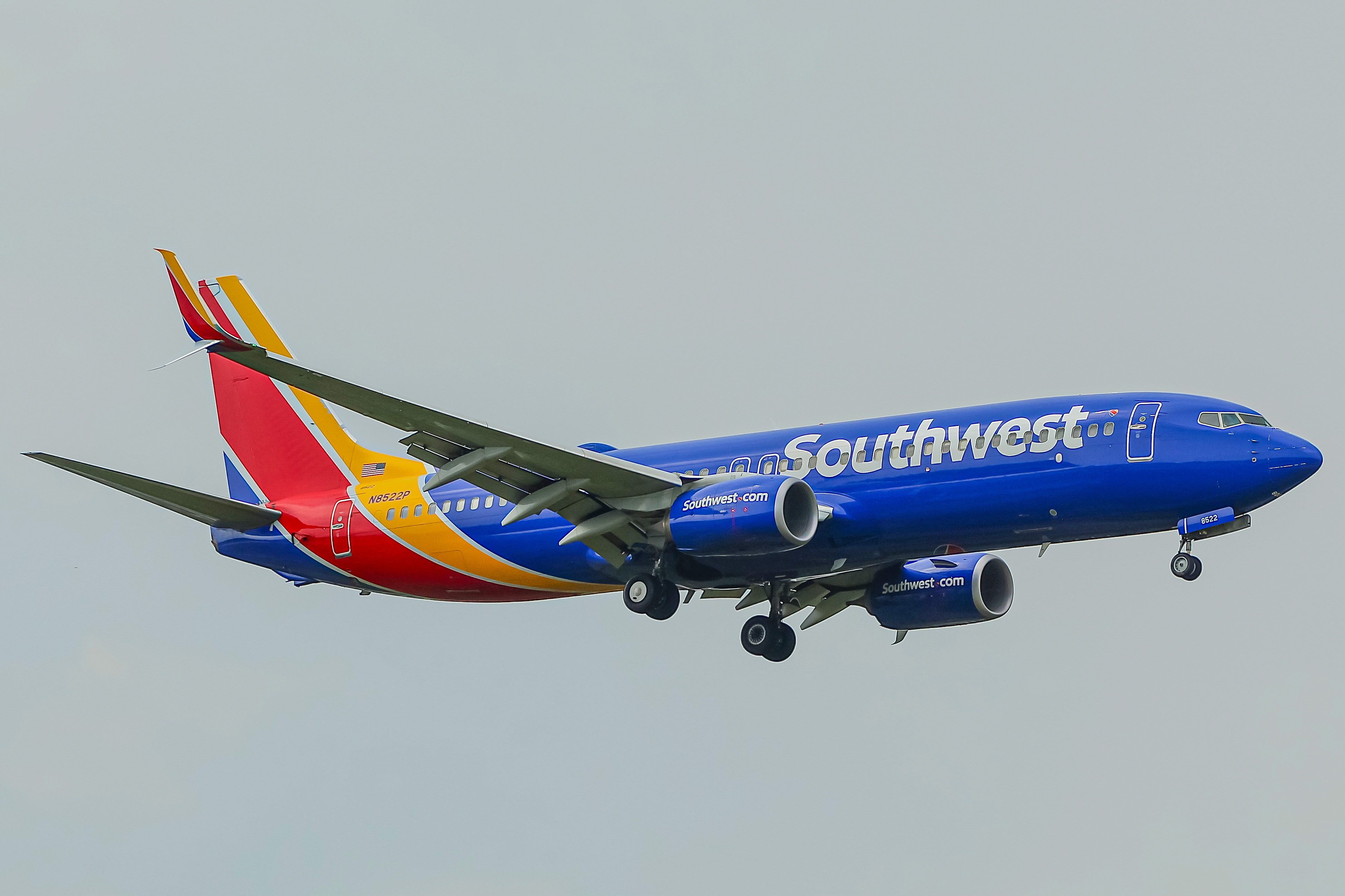 Full size: Southwest Airlines Boeing 737-800 N8522P at General Mitchell International Airport