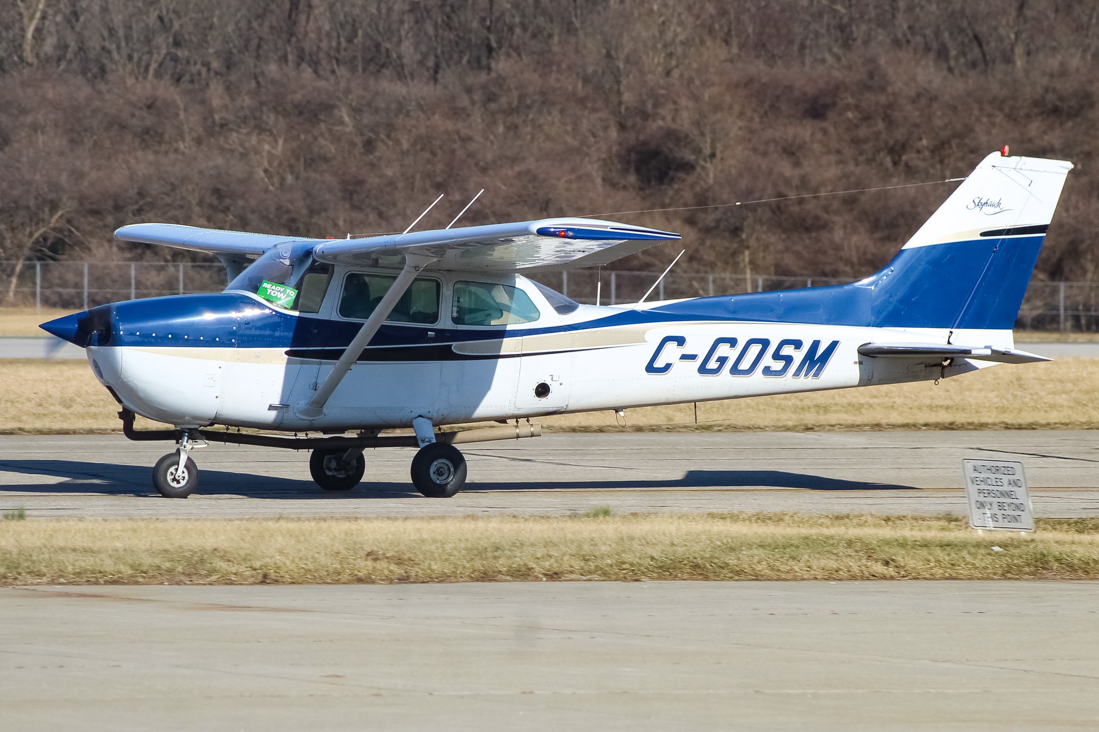 Full size: PRIVATE  Cessna 172 C-GOSM at Cincinnati Municipal Airport/Lunken Field