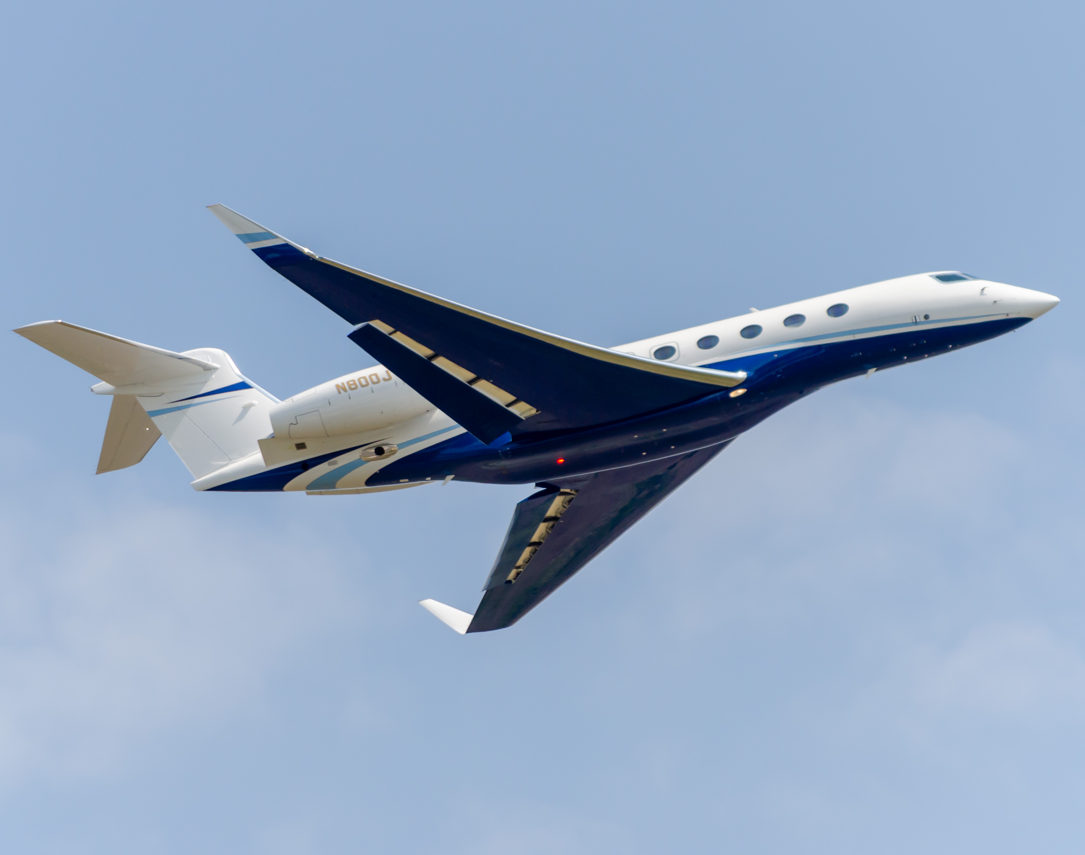 Full size: Johnson and Johnson Finance corp Gulfstream G650 N800J at Atlantic City International Airport