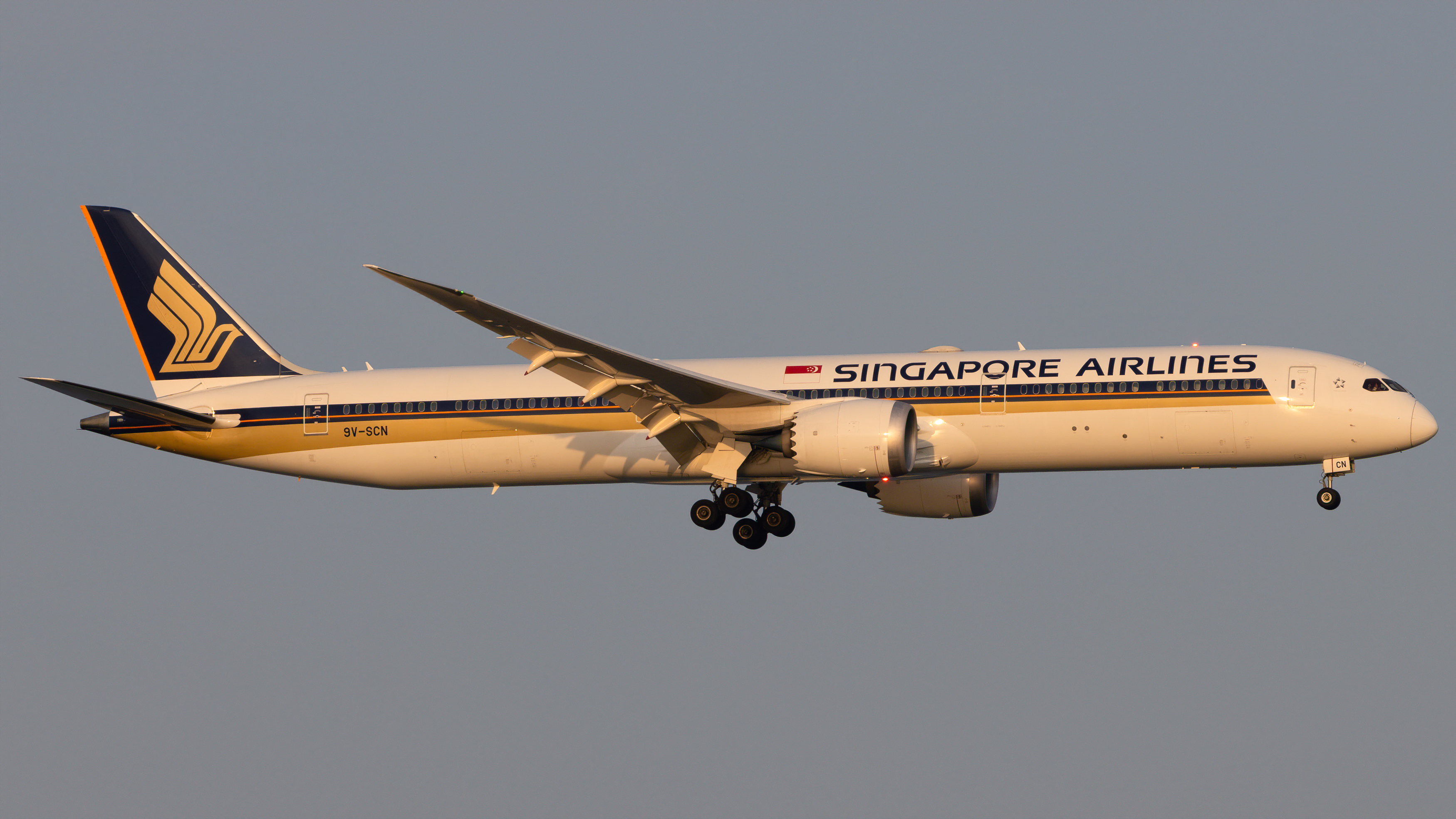Full size: Singapore Airlines Boeing 787-10 9V-SCN at Singapore-Changi Airport