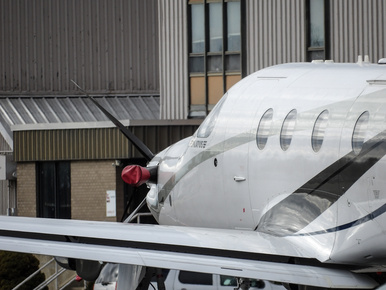 Full size: PRIVATE Pilatus PC-12 N331NG  at Pittsburgh Allegheny County Airport