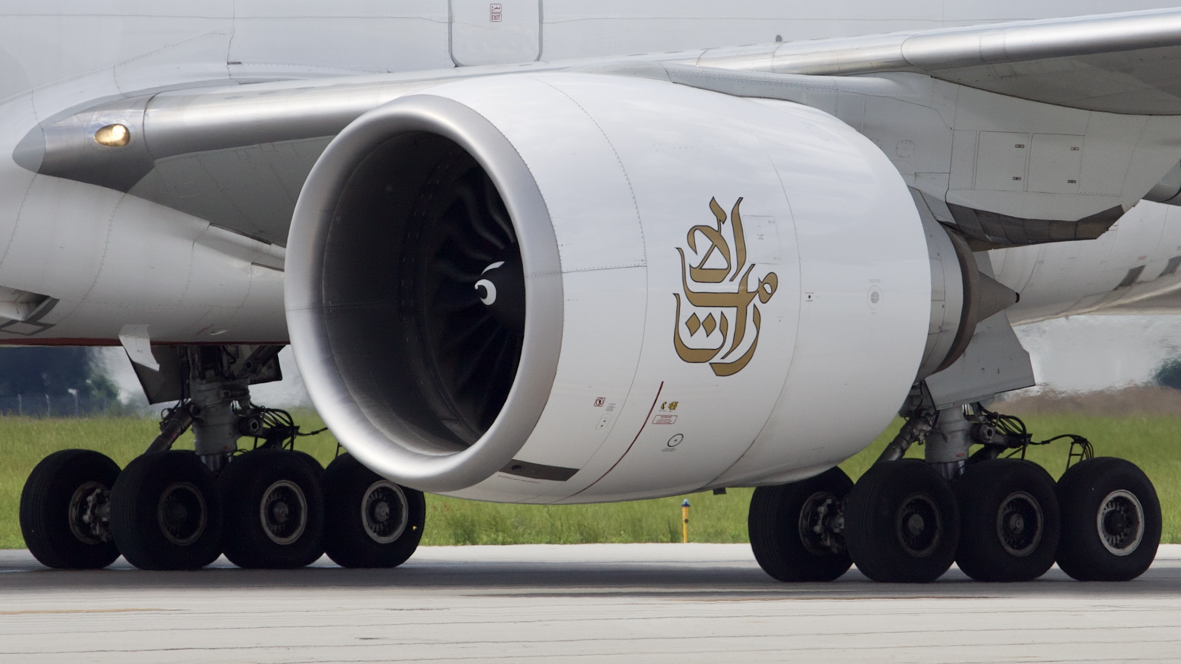 Full size: Emirates Boeing 777-300ER A6-EGL at Rickenbacker International Airport