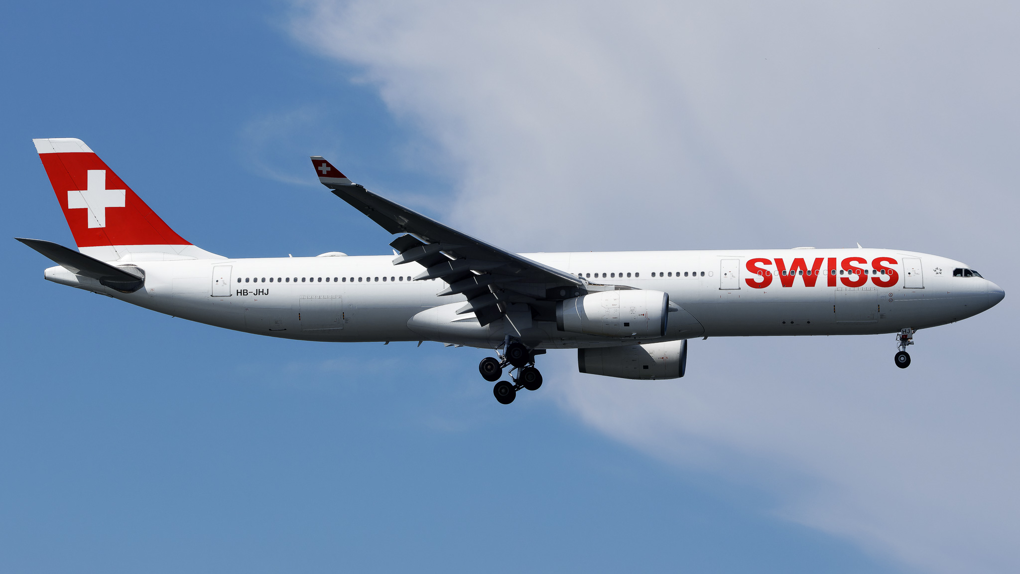 Full size: Swiss International Air Lines Airbus A330-300 HB-JHJ at John F. Kennedy International Airport
