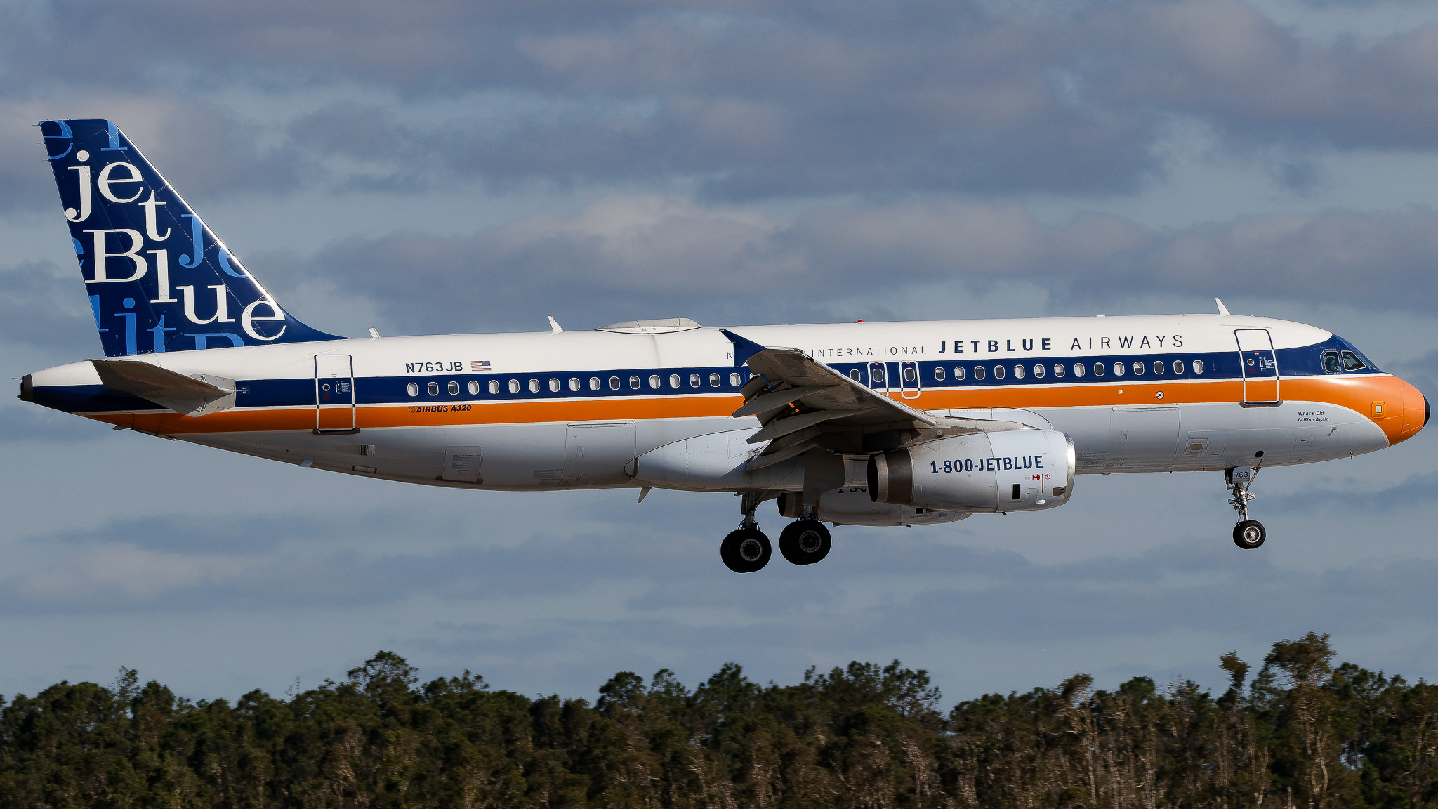 Full size: JetBlue Airways Airbus A320-200 N763JB at Southwest Florida International Airport