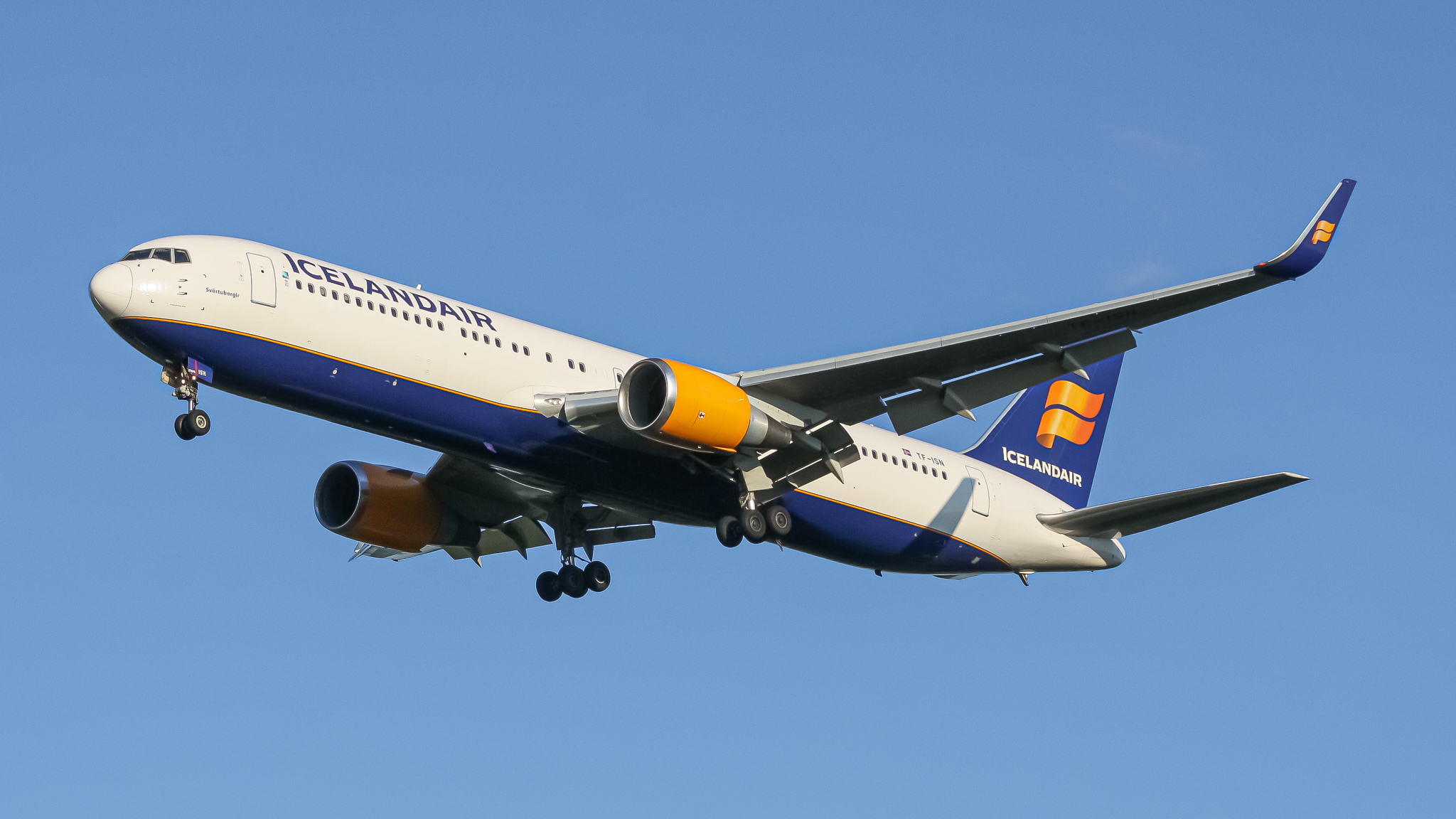 Full size: Icelandair Boeing 767-300ER TF-ISN at Washington Dulles International Airport
