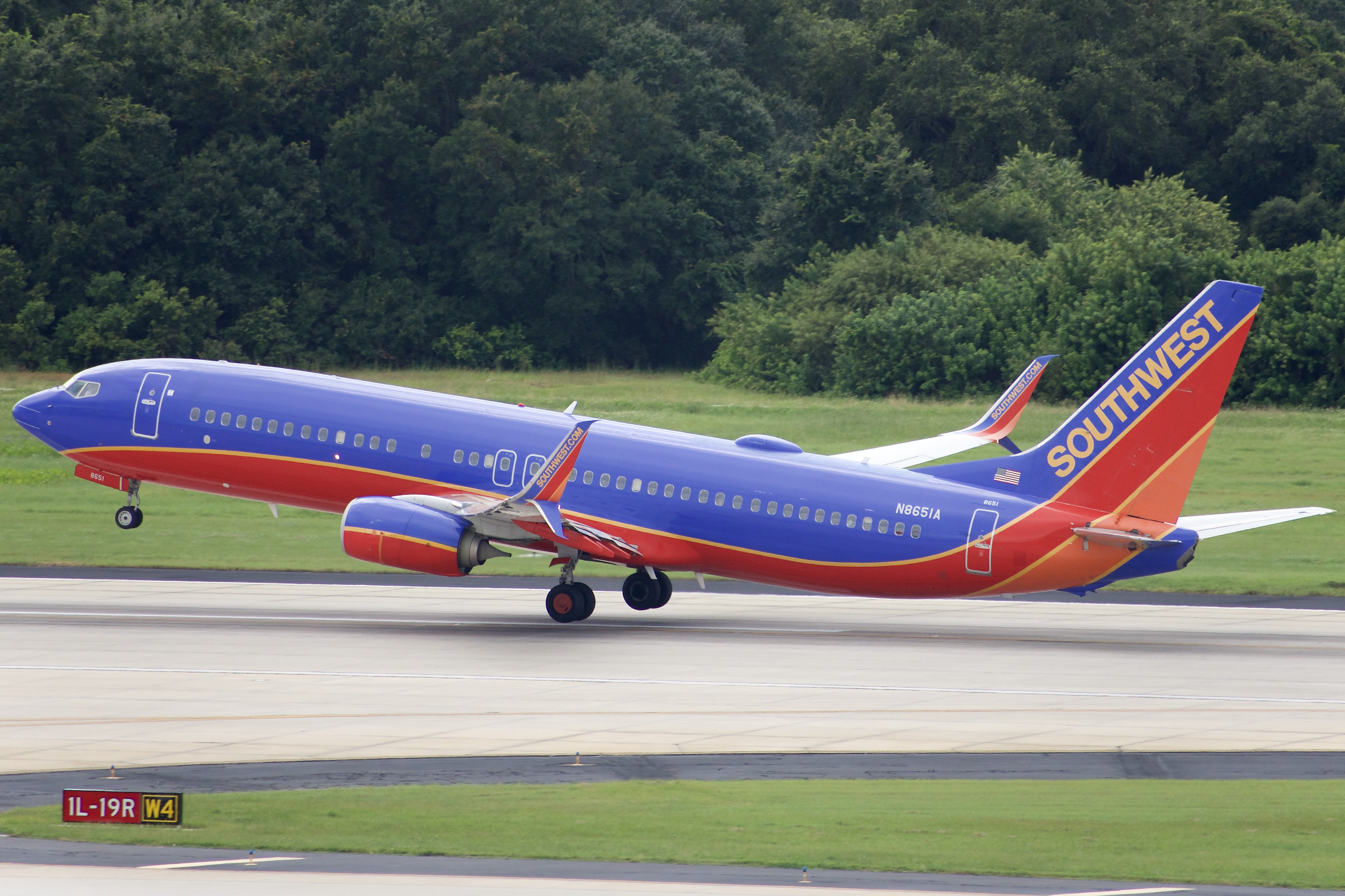 Full size: Southwest Airlines Boeing 737-800 N8651A at Tampa International Airport